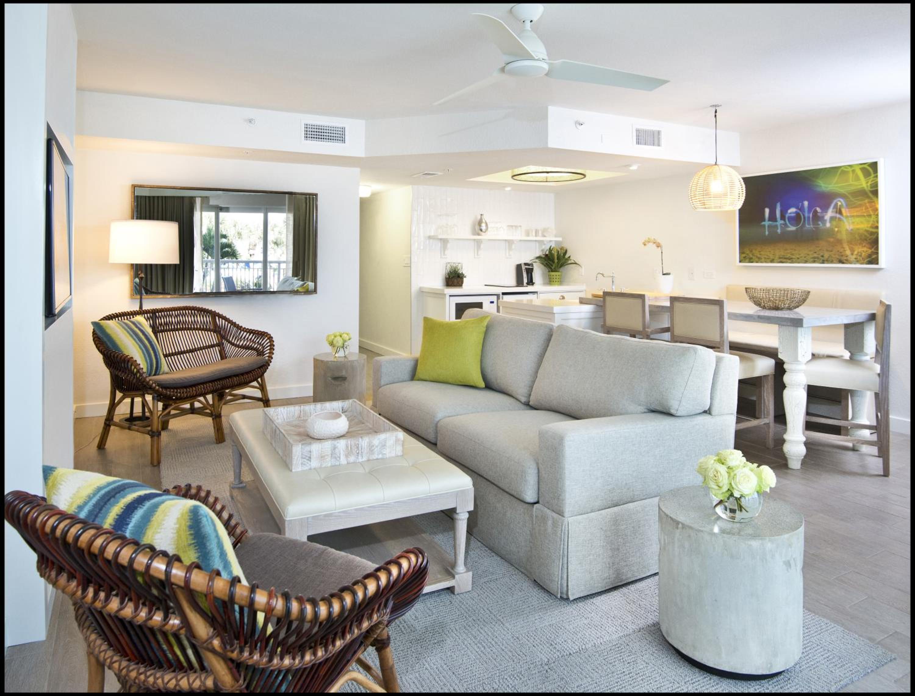 Superior King Suite with Sofa Bed - Photo 4