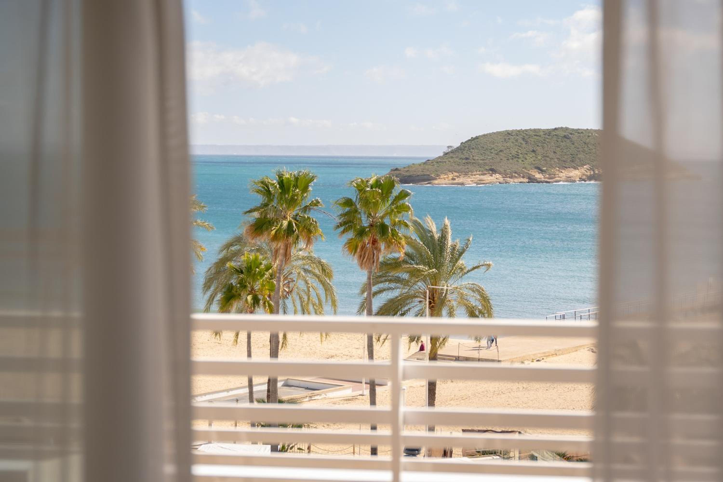 The Loft Junior Suite Front Sea View