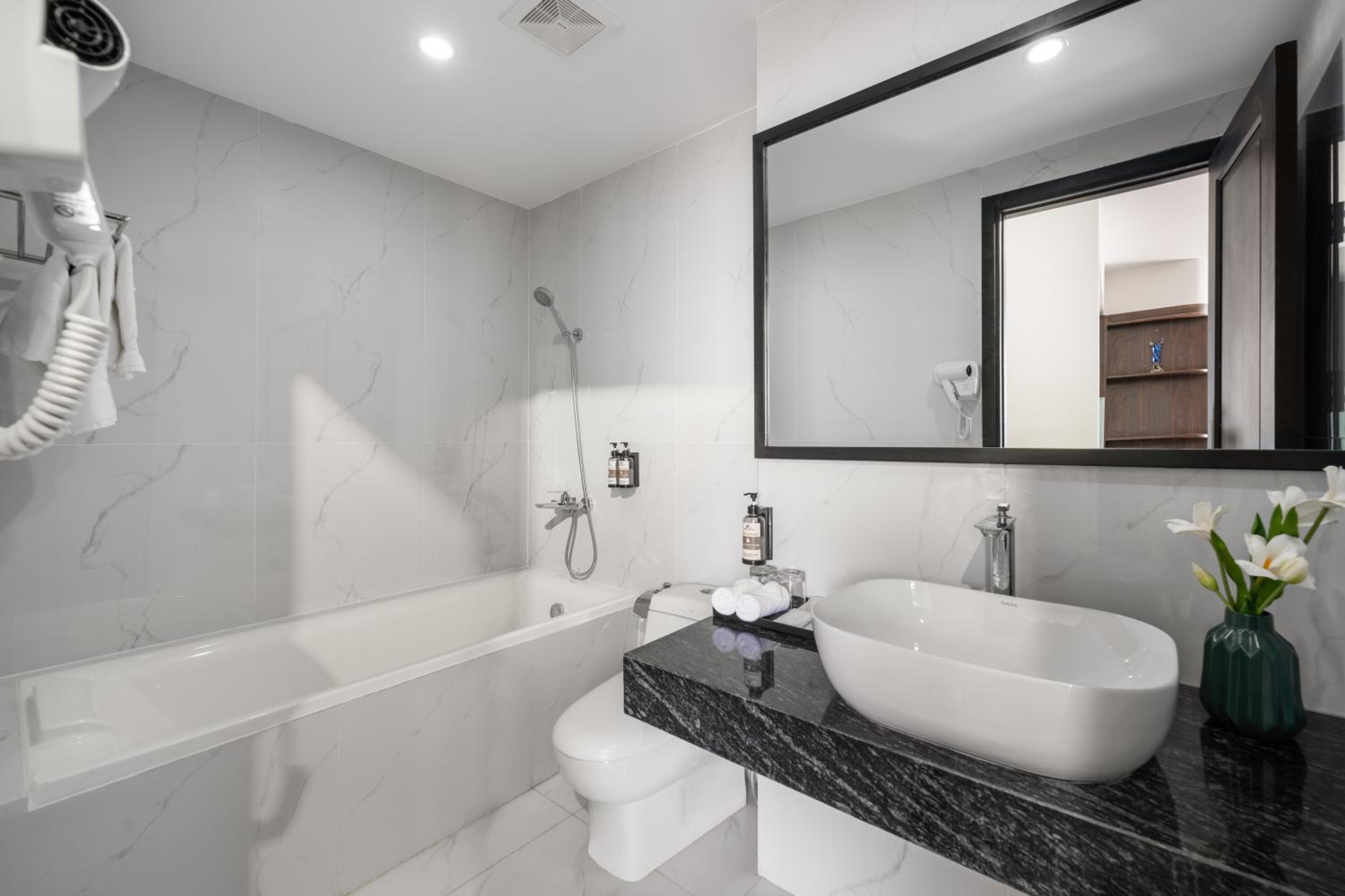 Triple Room with Bath - Photo 5