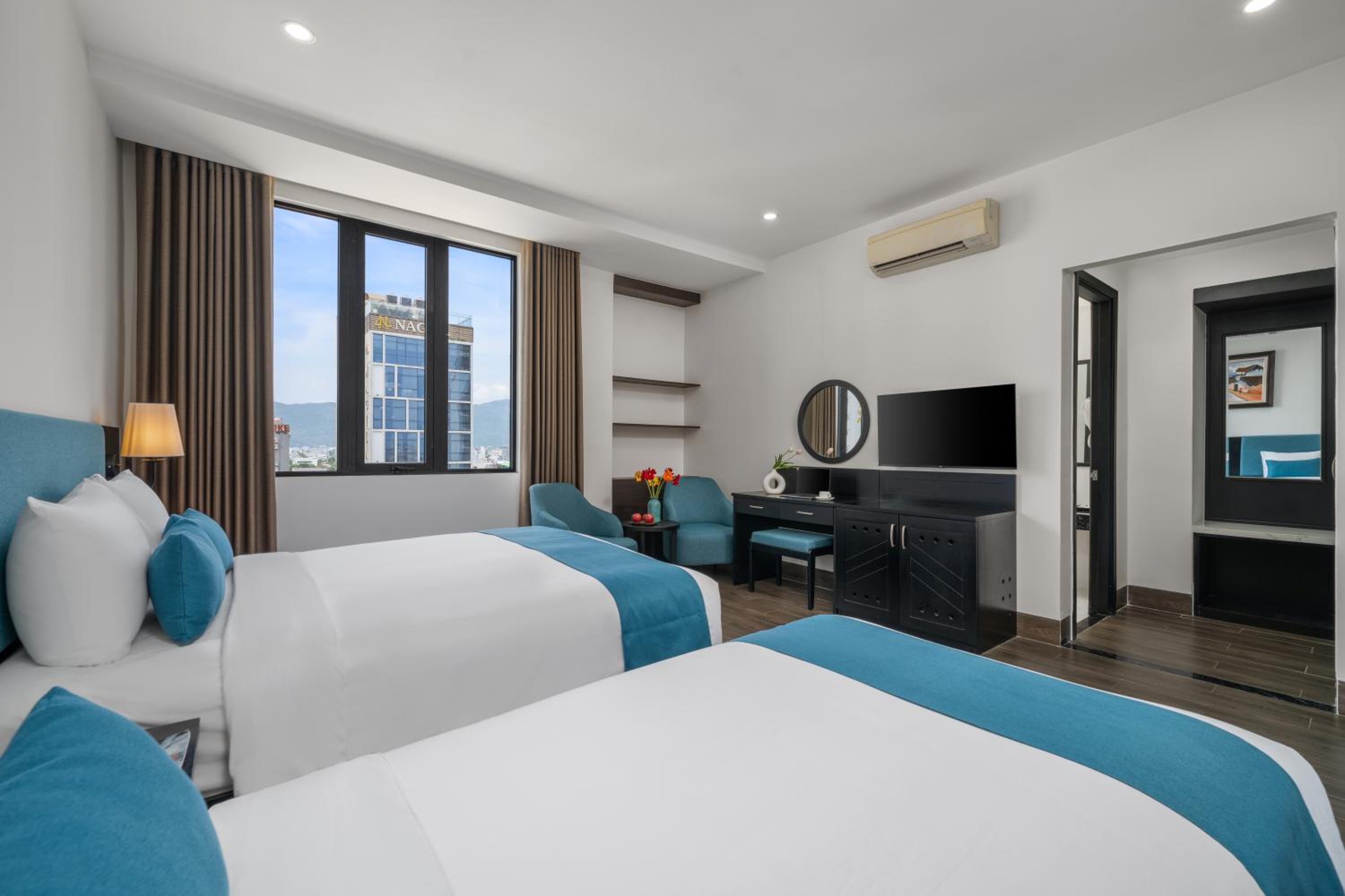 Triple Room with Bath - Photo 9