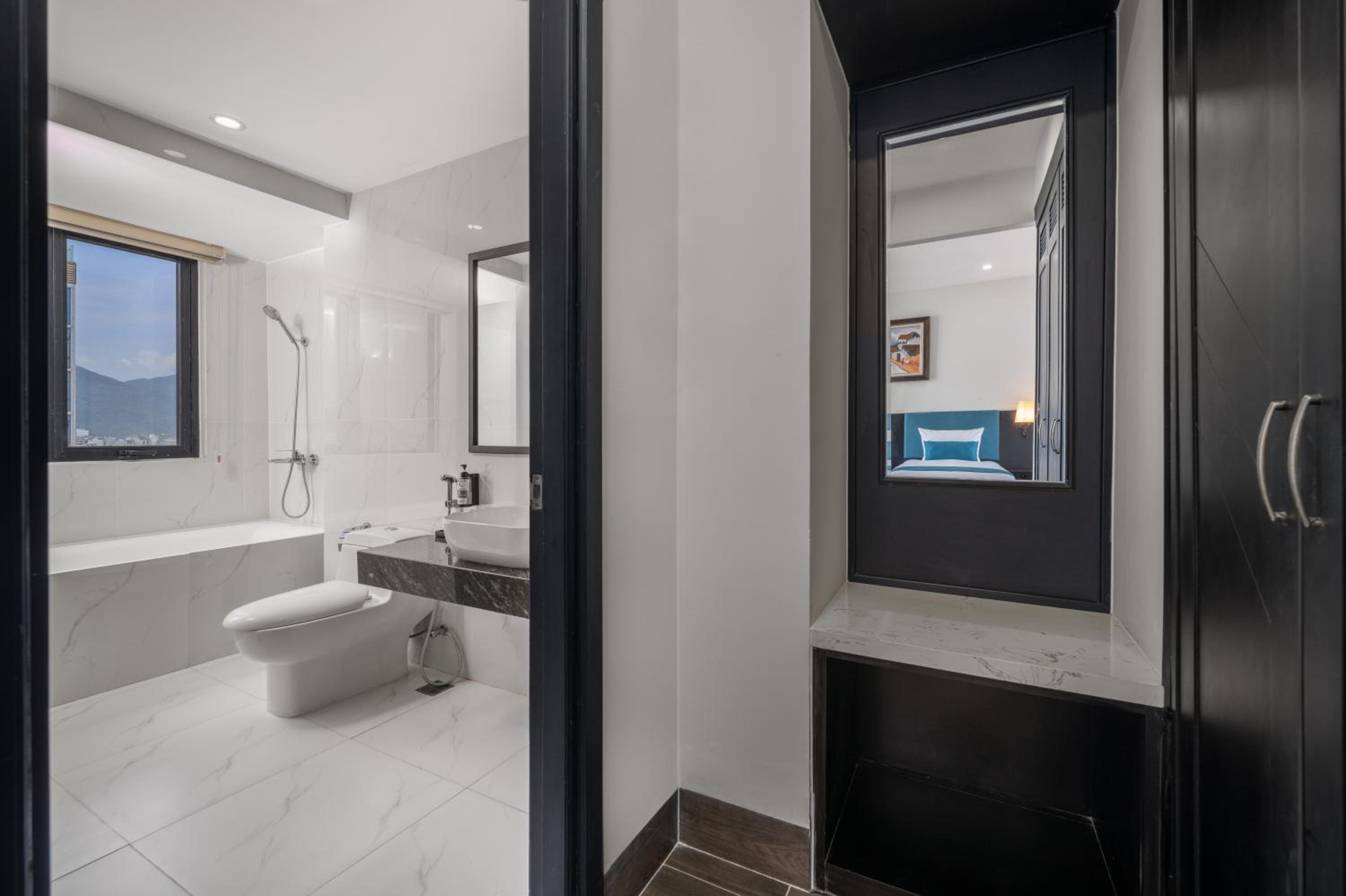 Triple Room with Bath - Photo 10