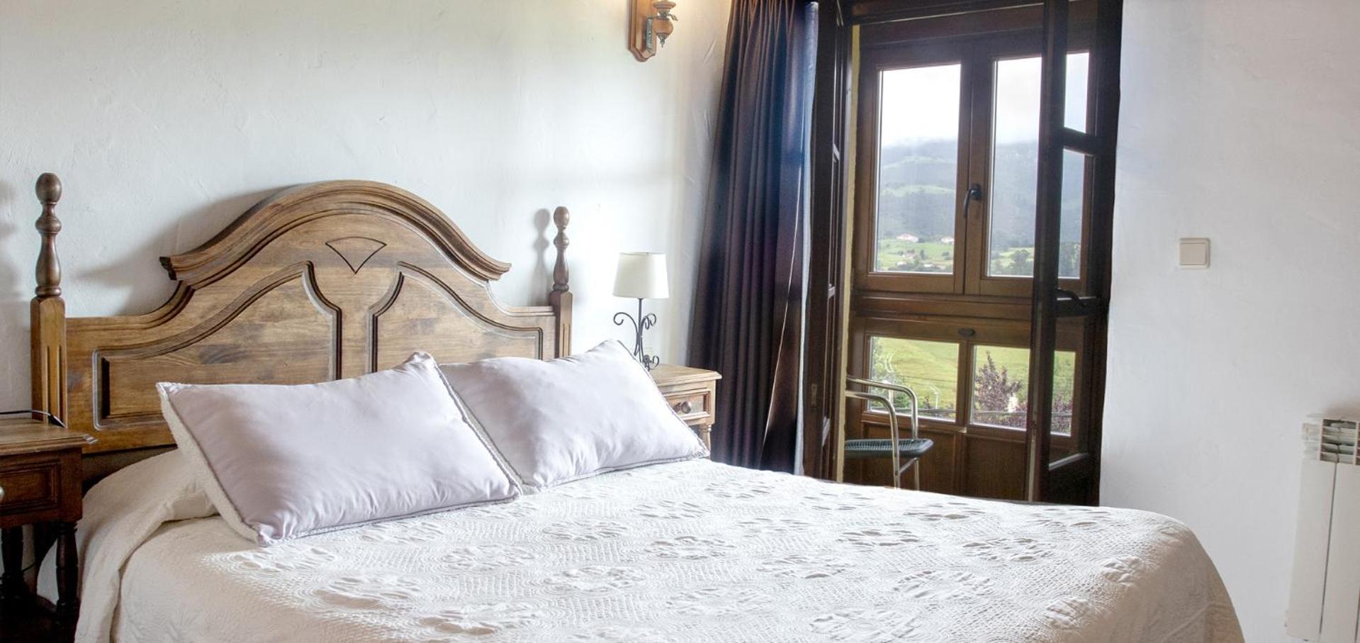 Double Room with Balcony - Photo 1