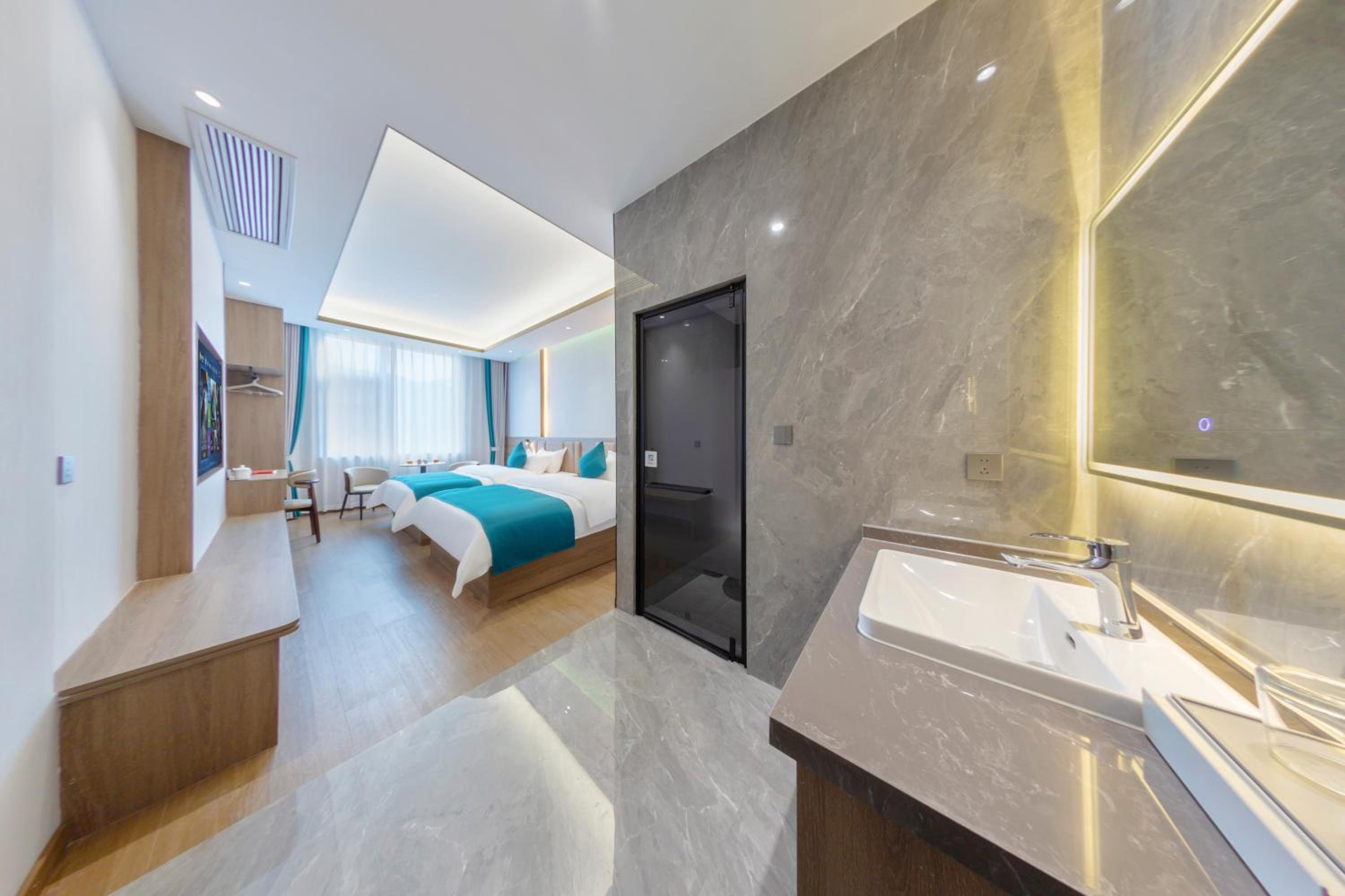 Deluxe Twin Room photo 3