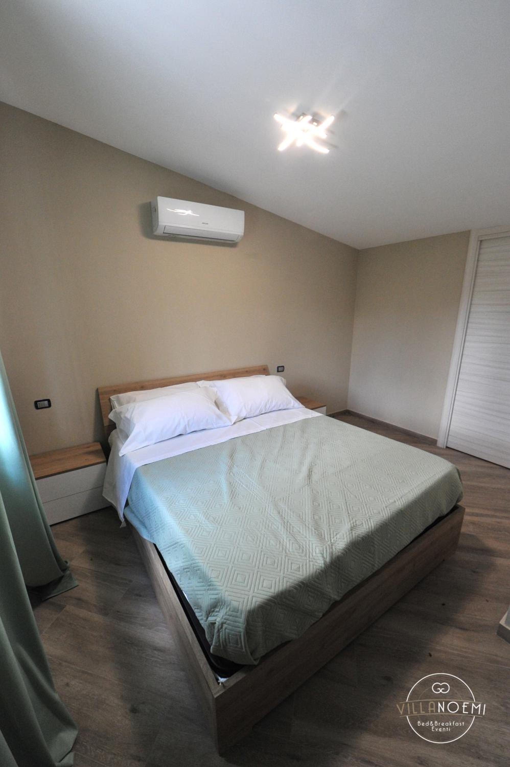 Double Room with Pool View photo 3