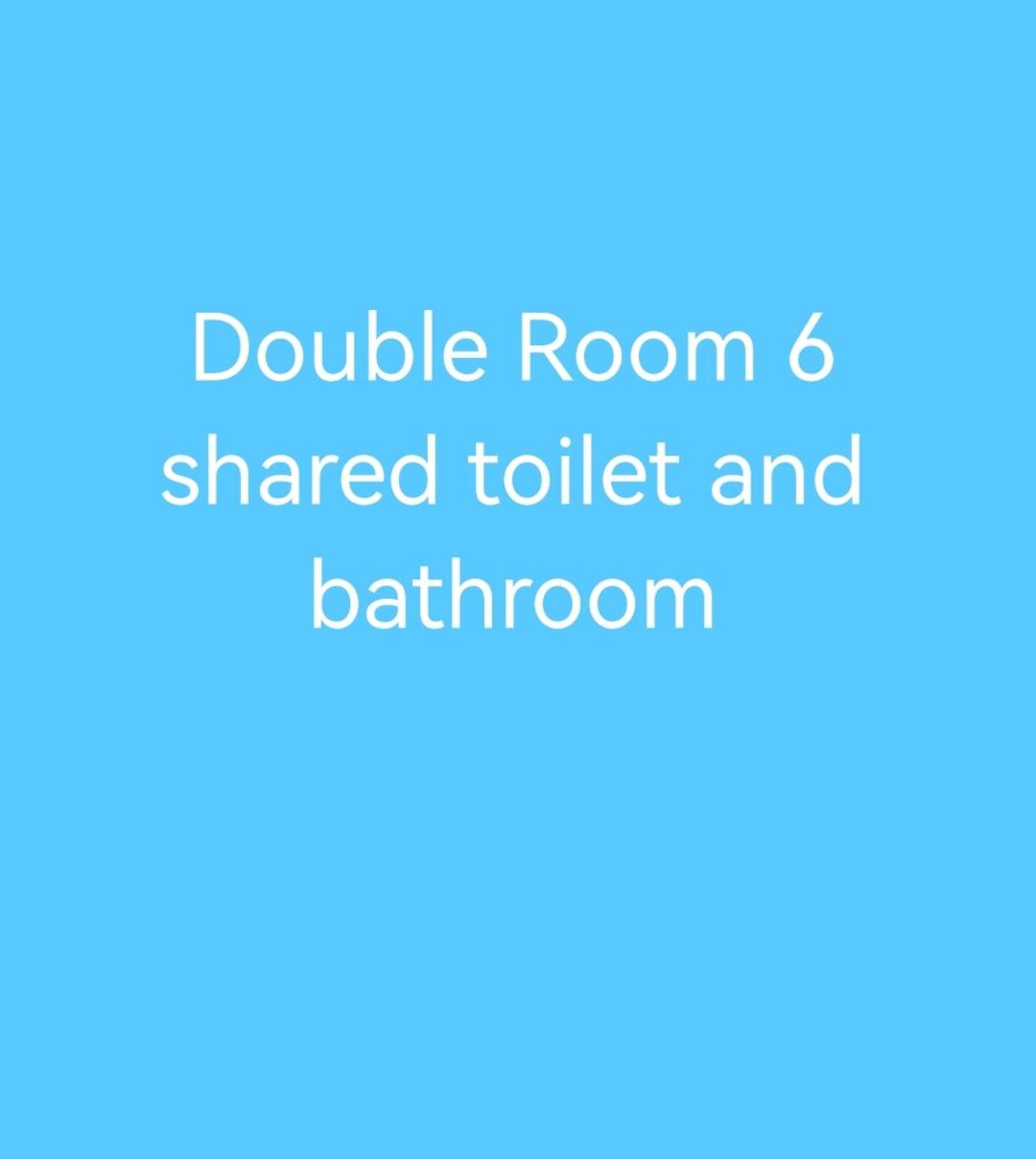 Double Room with Shared Bathroom photo 2