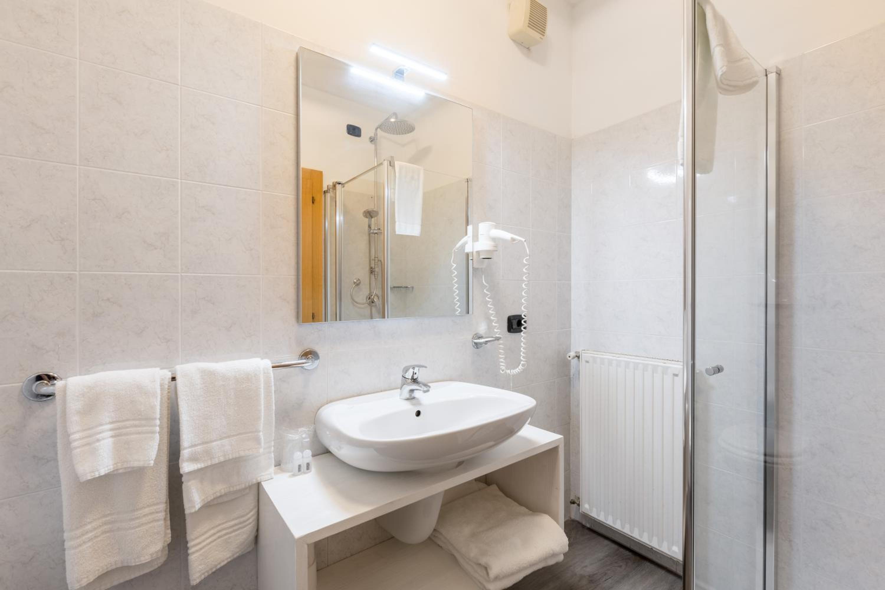 Comfort Double or Twin Room with Balcony photo 3