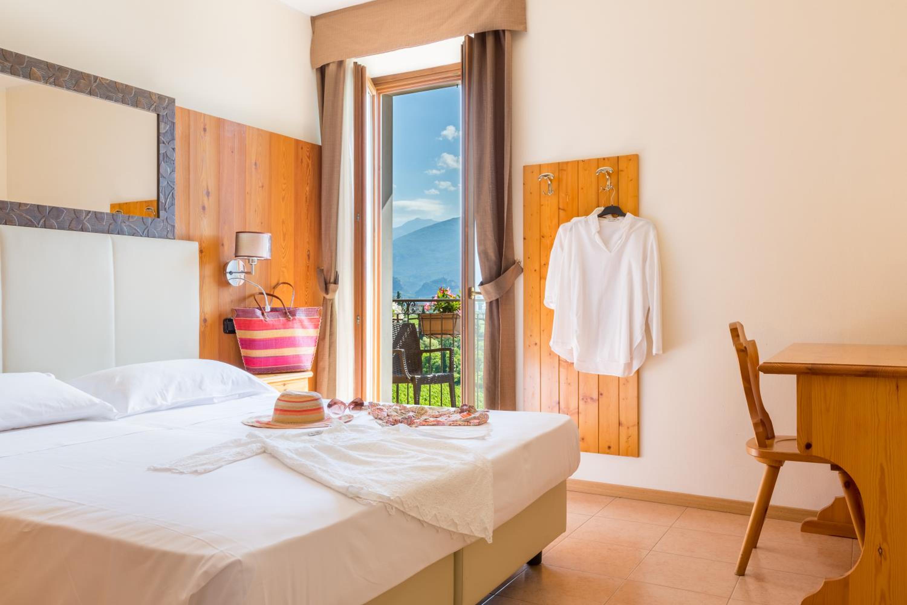 Comfort Double or Twin Room with Balcony photo 2
