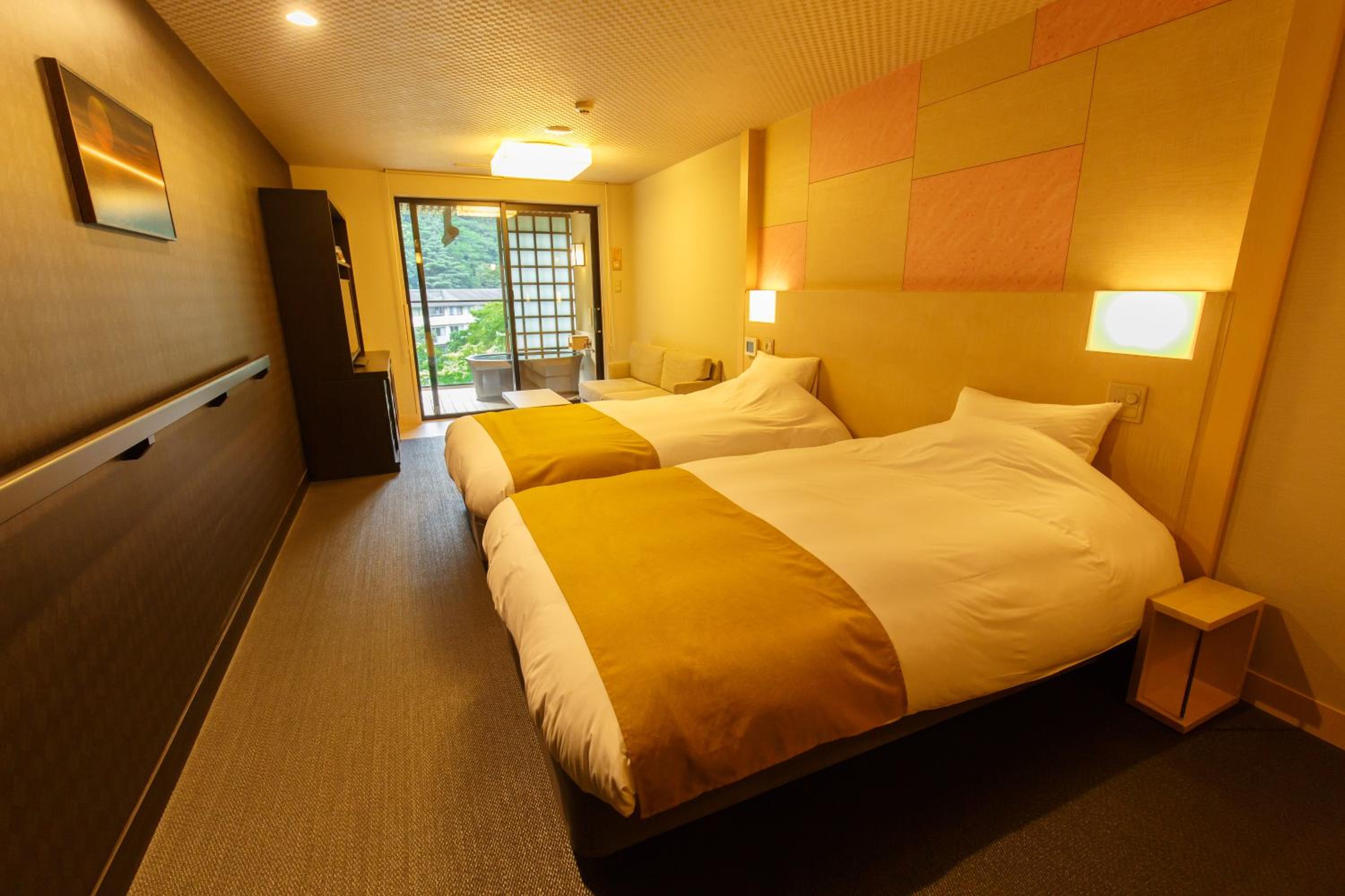 Standard Twin Room with Open-Air Bath - Photo 1