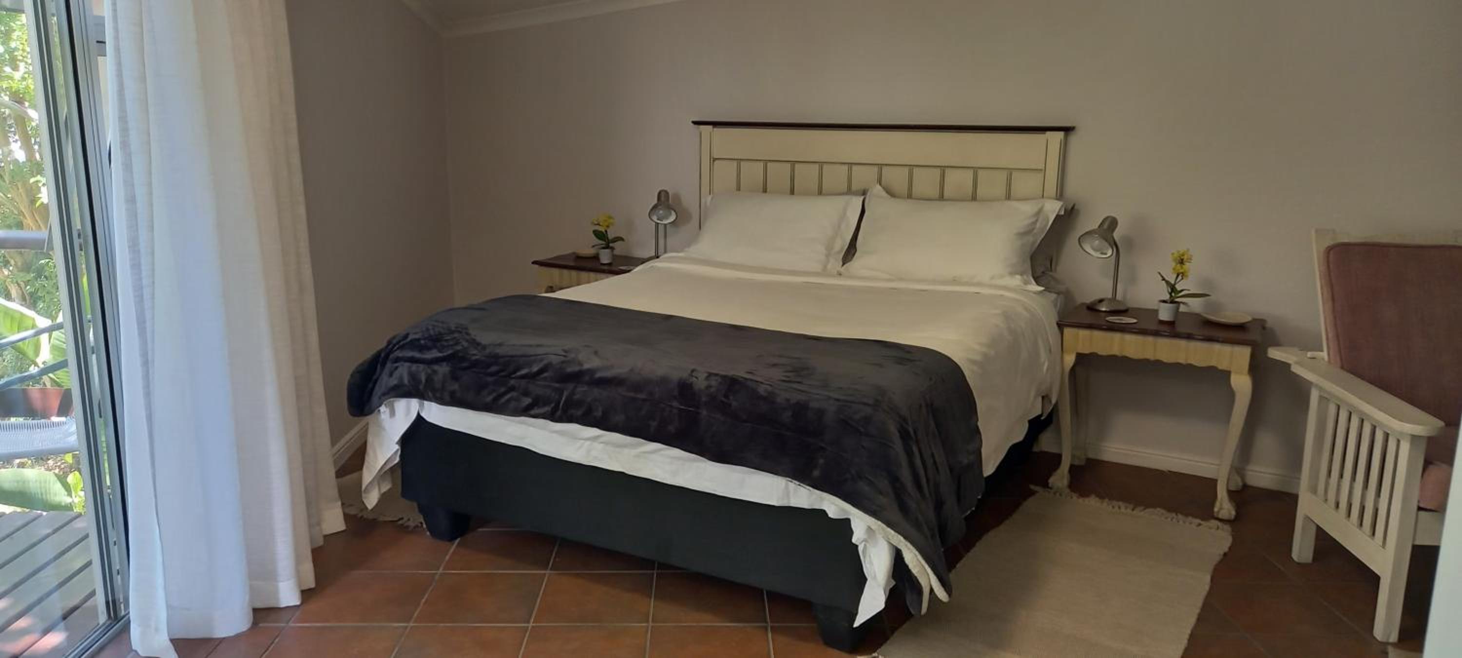 Studio Apartment photo 1