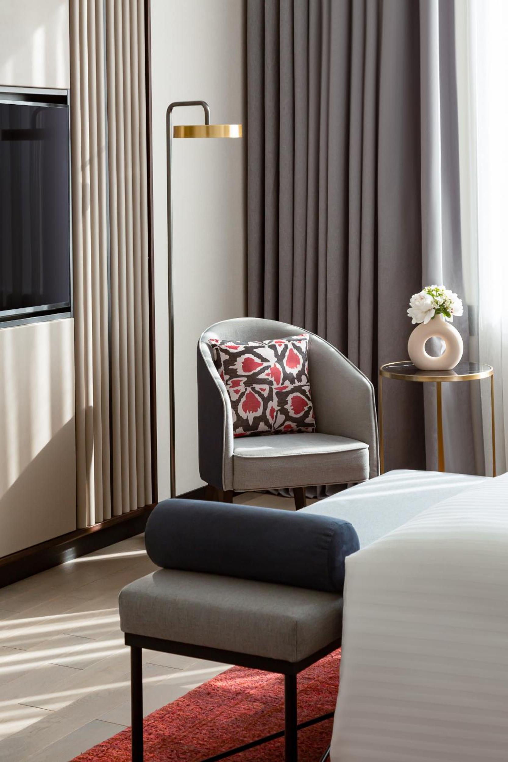 Classic Room with Two Twin Beds and Terrace