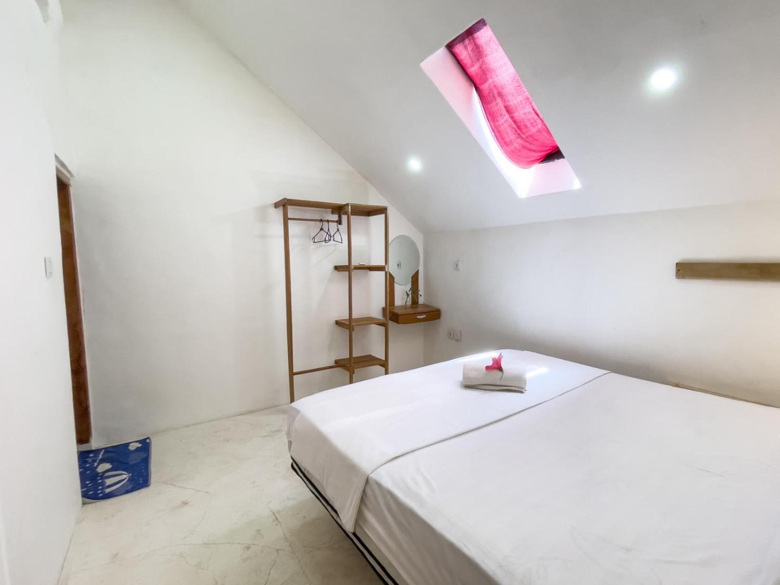 Budget Double Room photo 3
