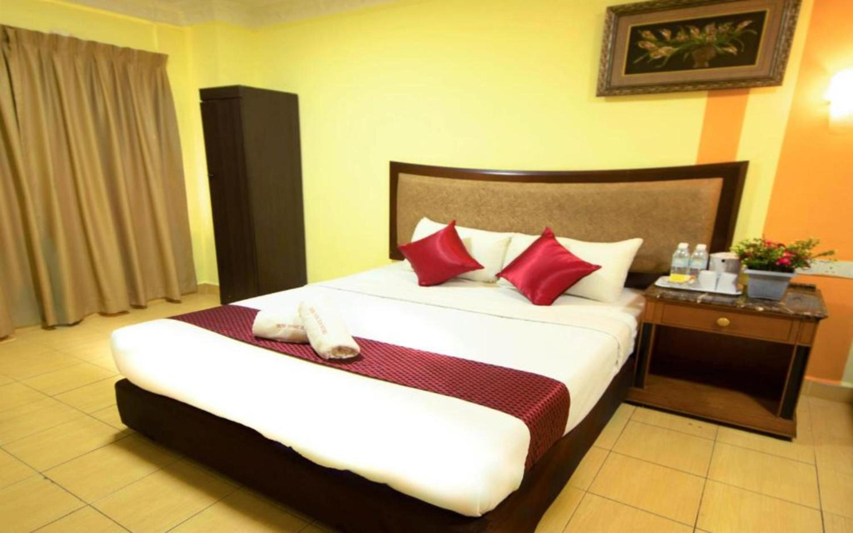 Deluxe Room - Photo 3