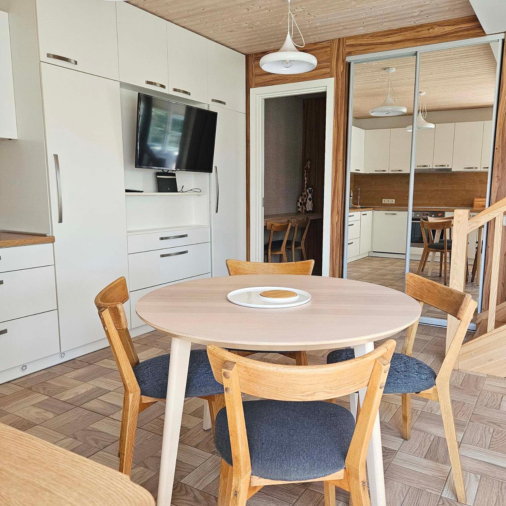 Two-Bedroom House - Photo 17