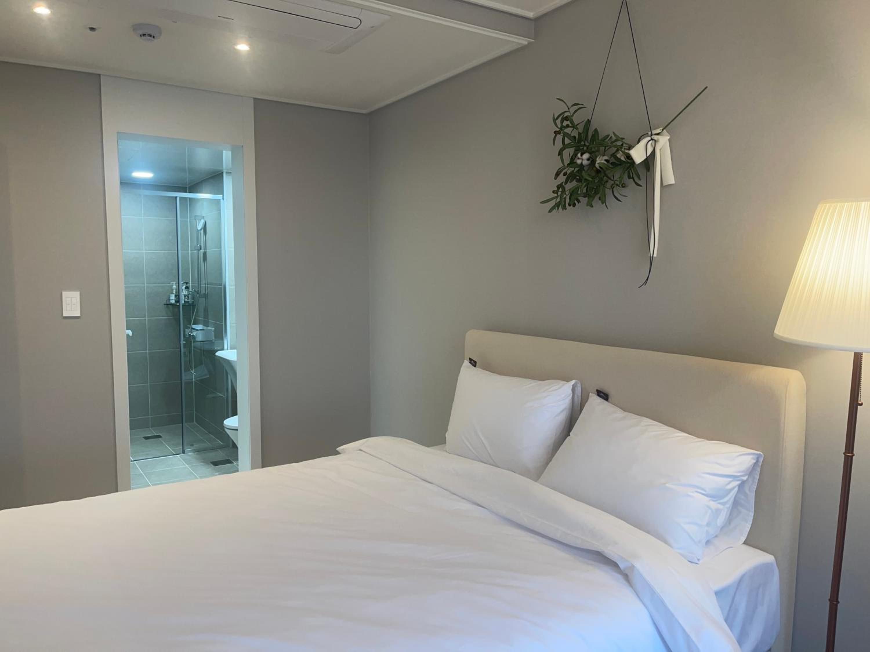 Family Room with Sea View - Photo 24