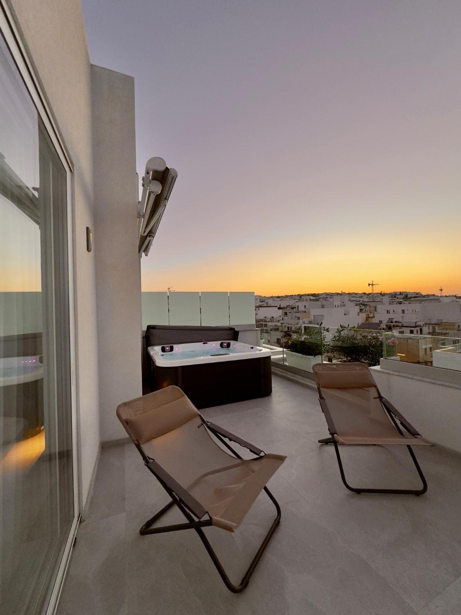 Family Room with Terrace - Photo 16