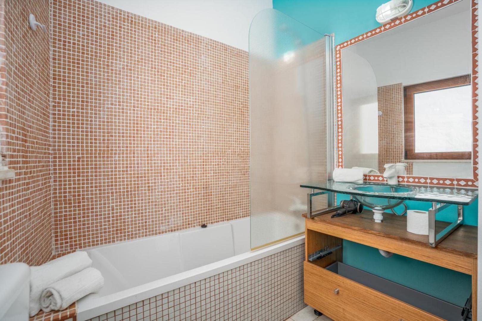 Standard Double or Twin Room with Balcony photo 3