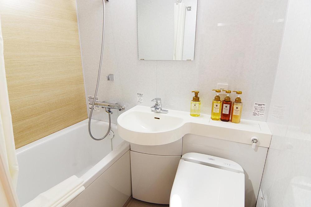 Compact Double Room - Non-Smoking photo 3