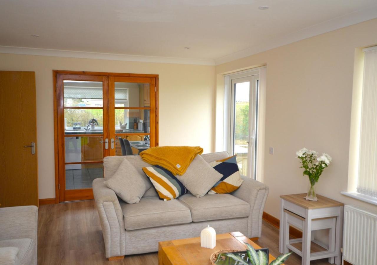 Two-Bedroom House photo 3