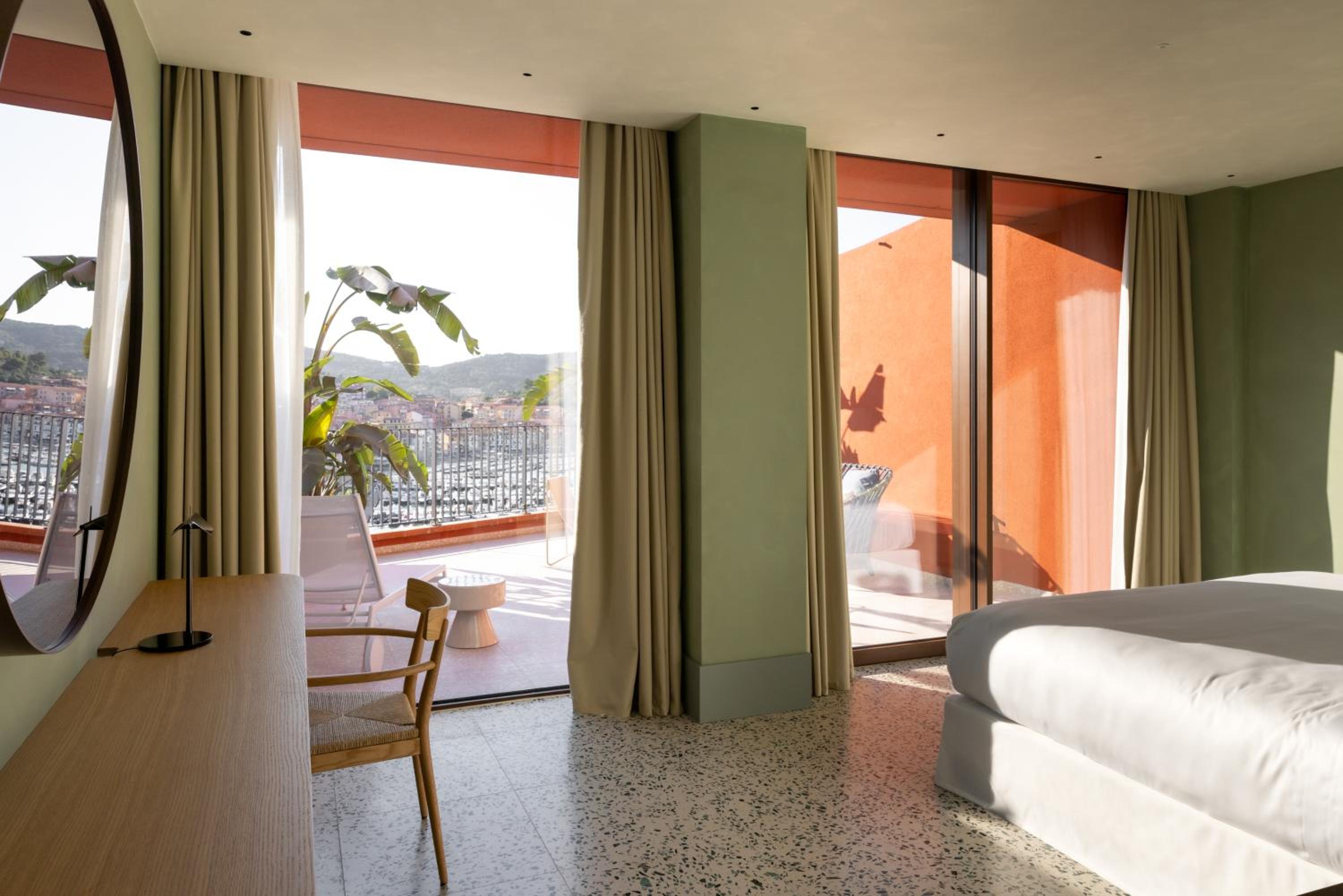 Deluxe Double Room with Balcony and Sea View photo 1
