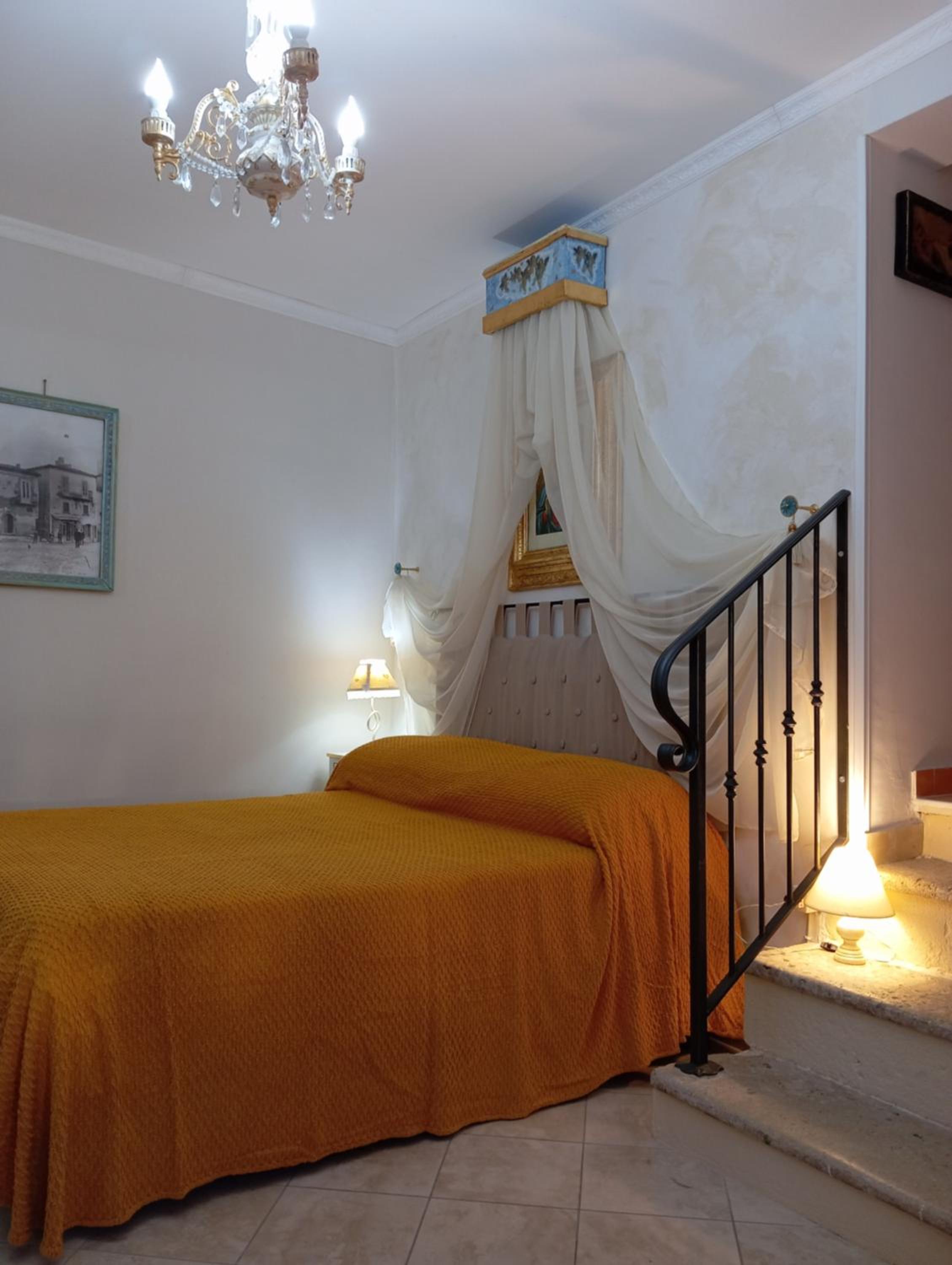 One-Bedroom House - Photo 16