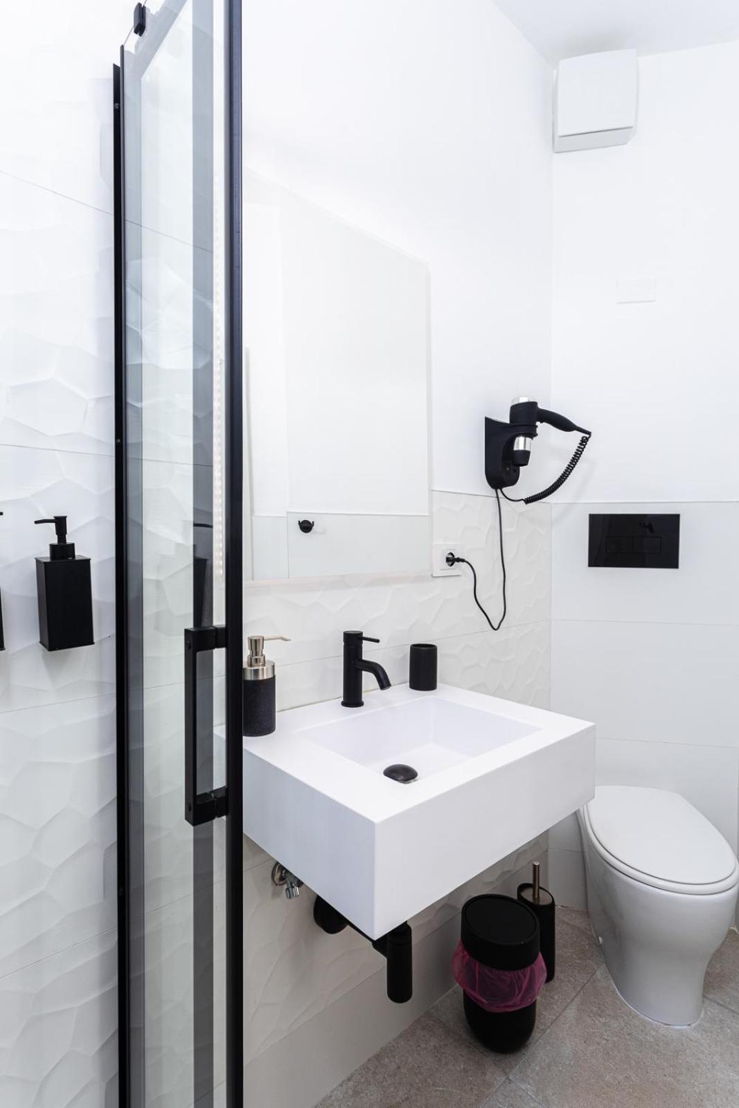 Superior Double or Twin Room with City View - Photo 3