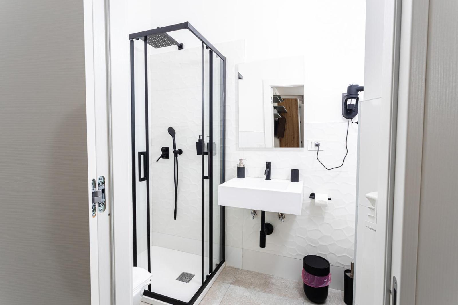 Superior Double or Twin Room with City View - Photo 26