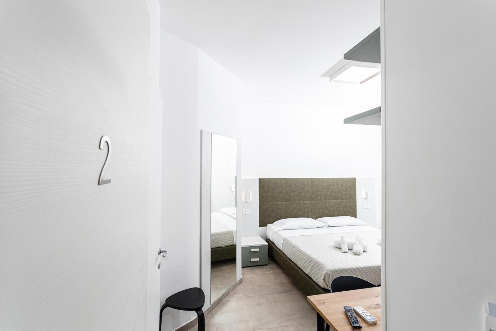 Superior Double or Twin Room with City View - Photo 29