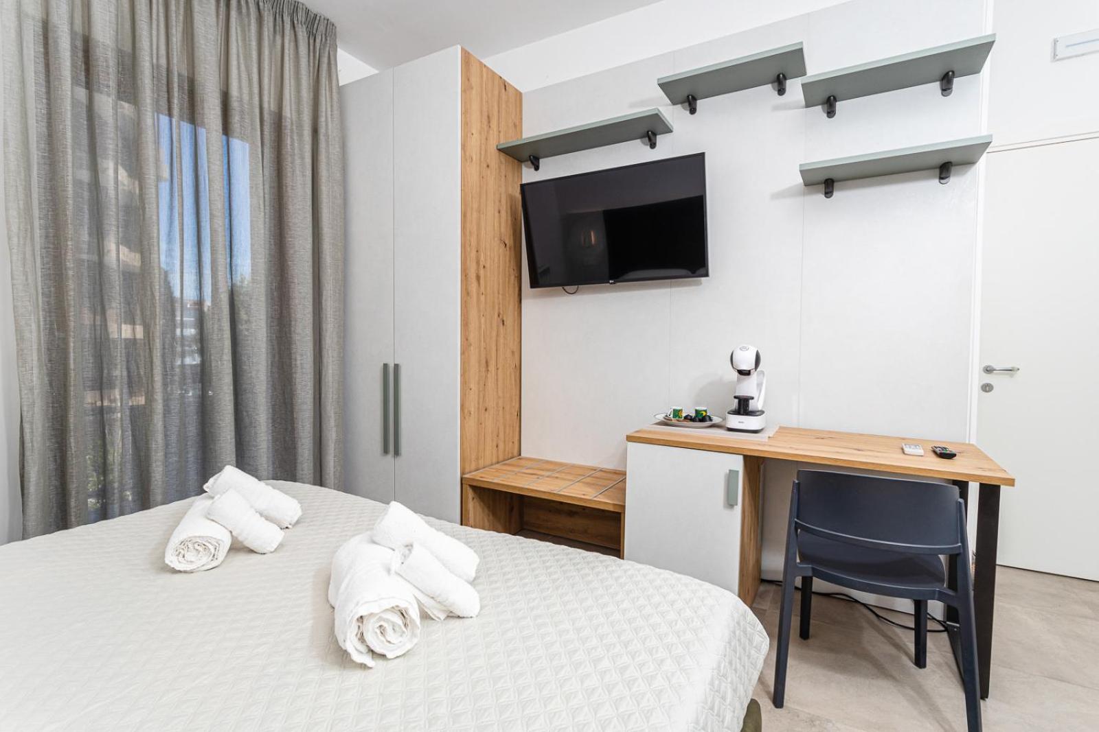 Superior Double or Twin Room with City View - Photo 5