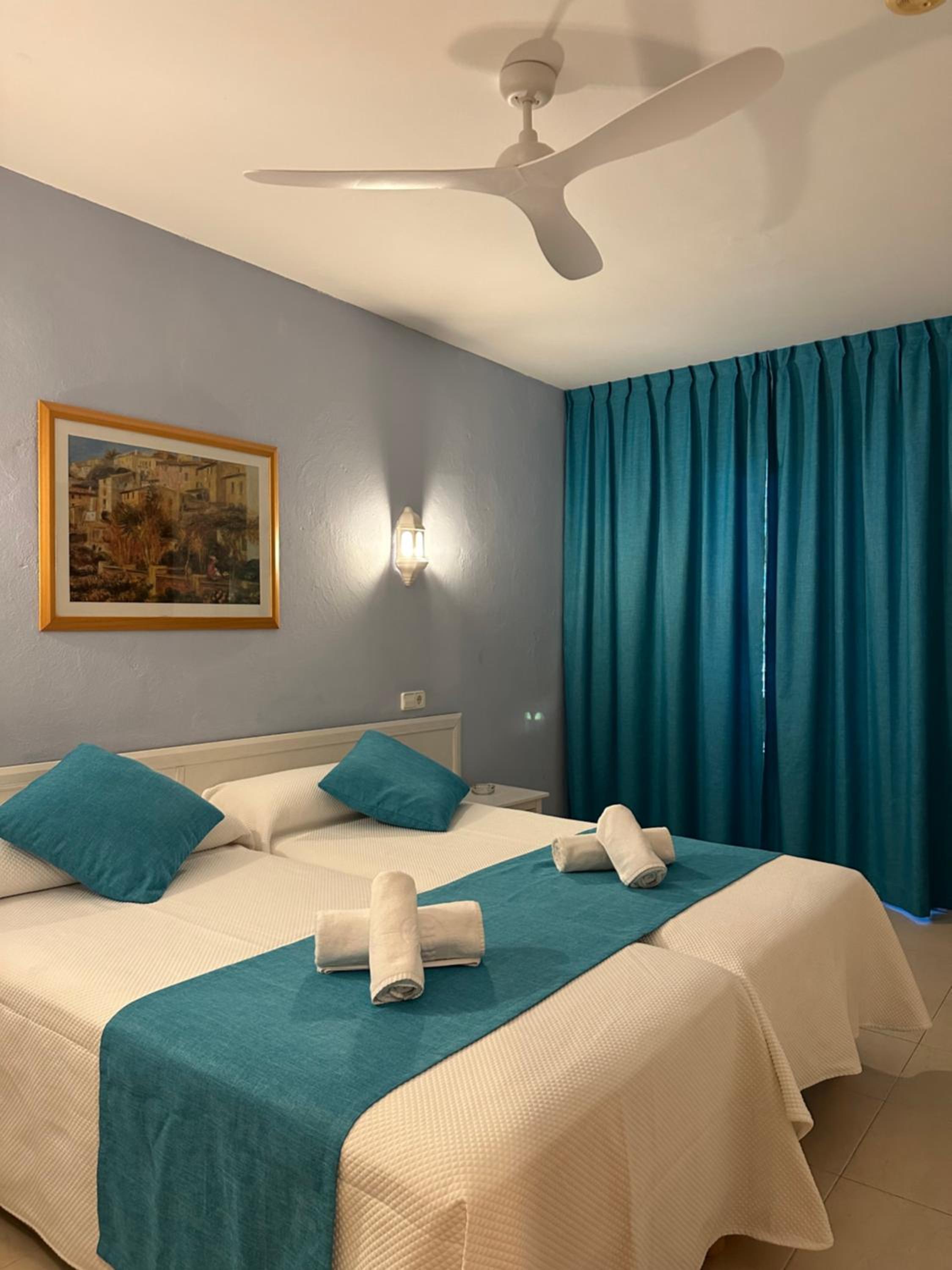 Habitación Doble o con Dos Camas con Vista Parcial al Mar