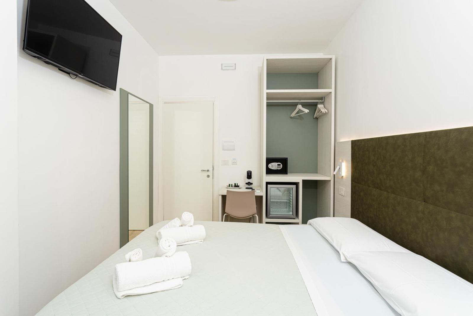 Economy Double Room - Photo 33