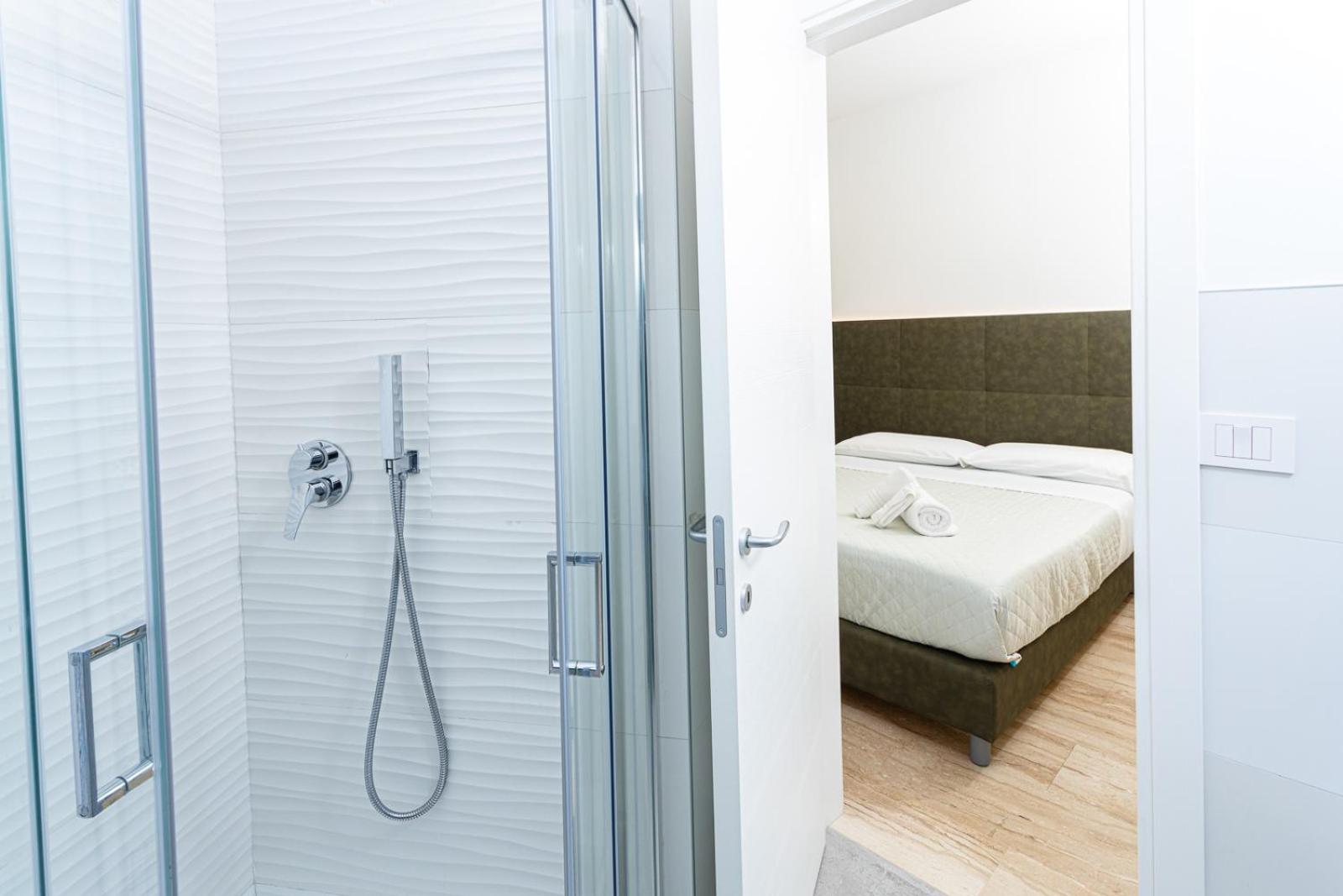Economy Double Room - Photo 18