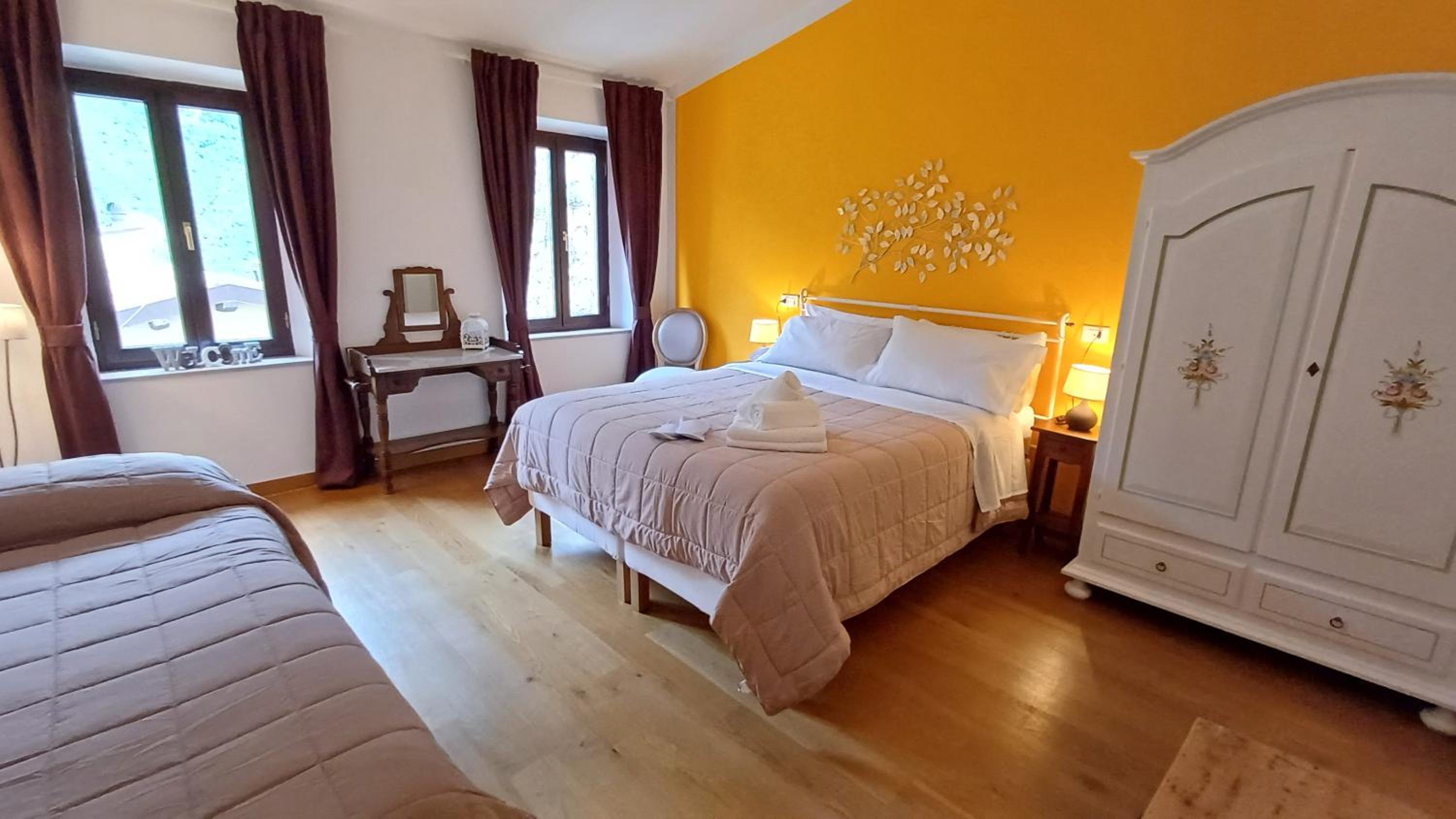 Deluxe Double Room with Extra Bed