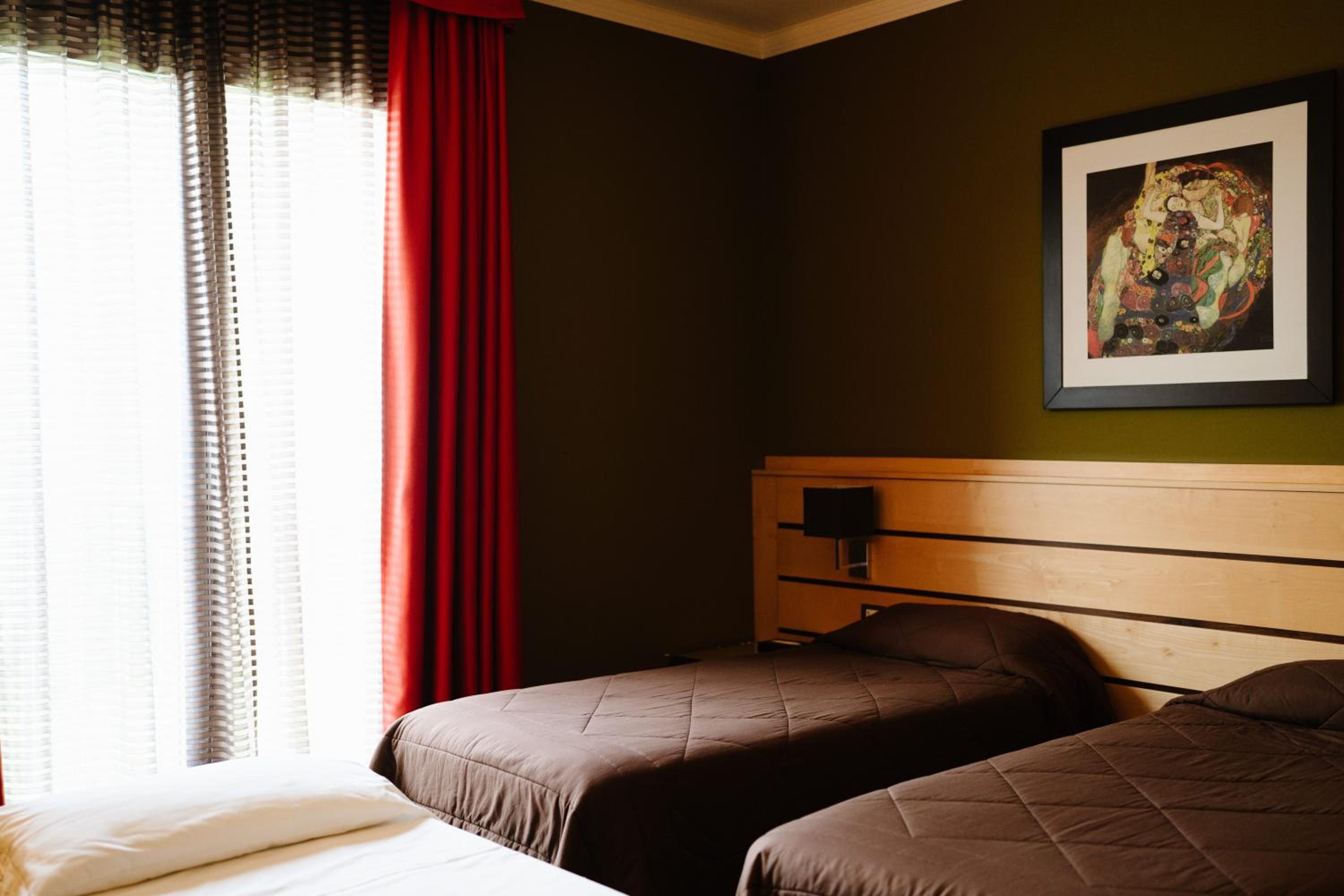 Double or Twin Room - Photo 10