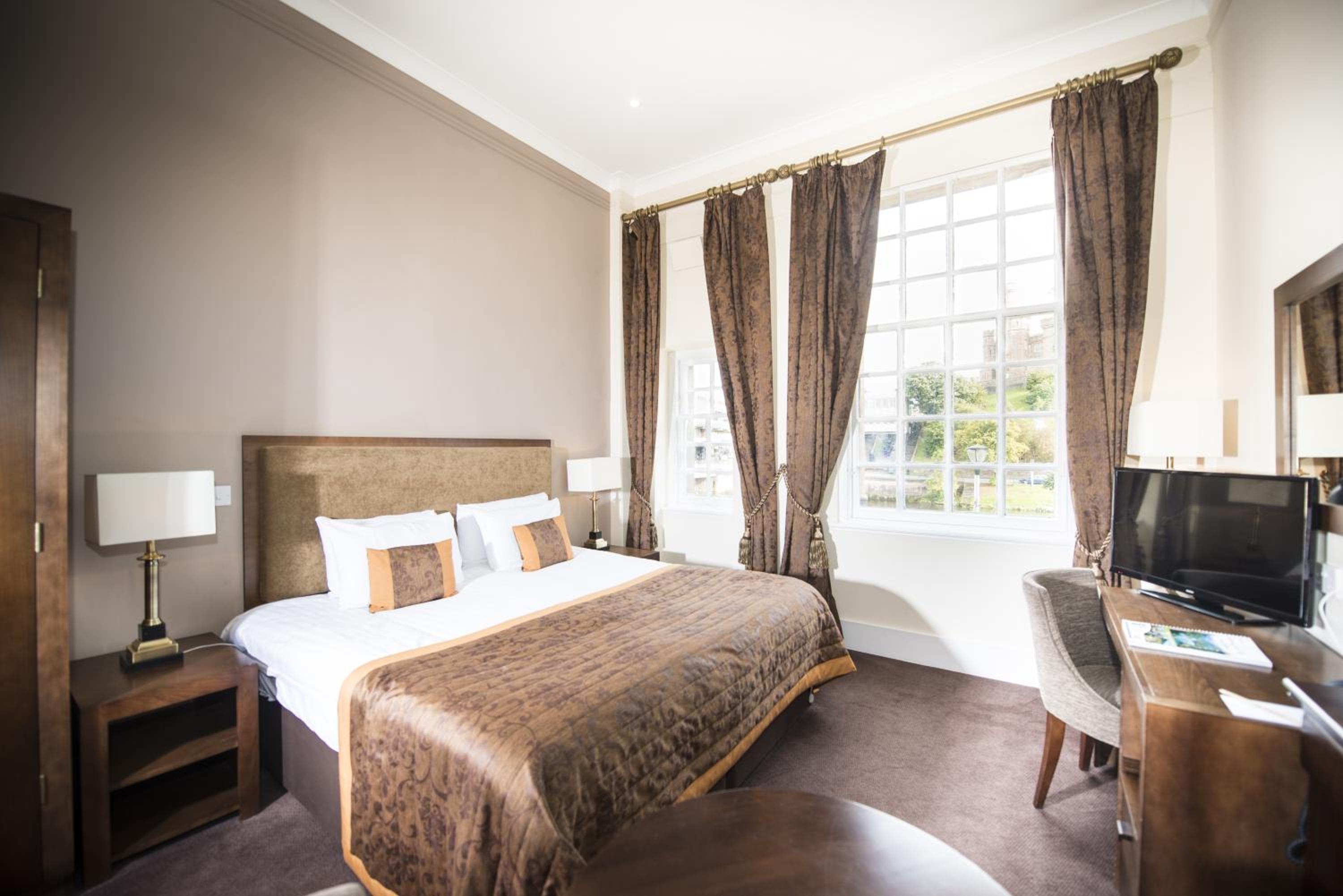Double Room with River View - Photo 1