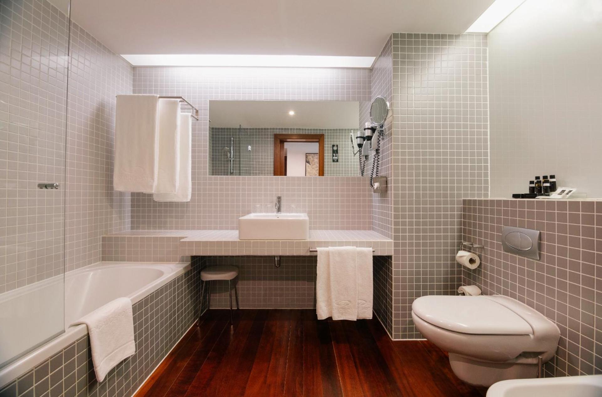 Double or Twin Room - Photo 3