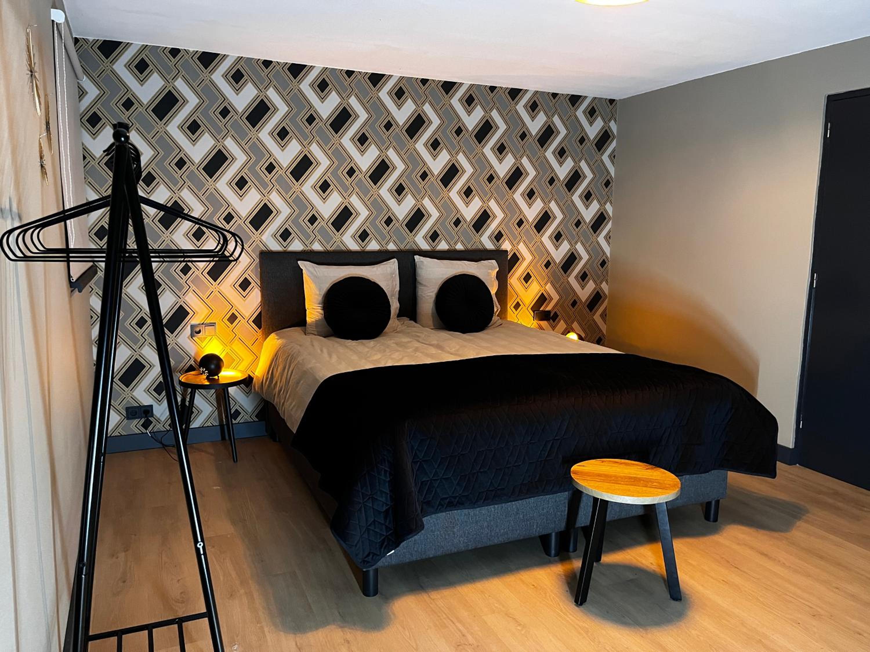 Deluxe King Room photo 1