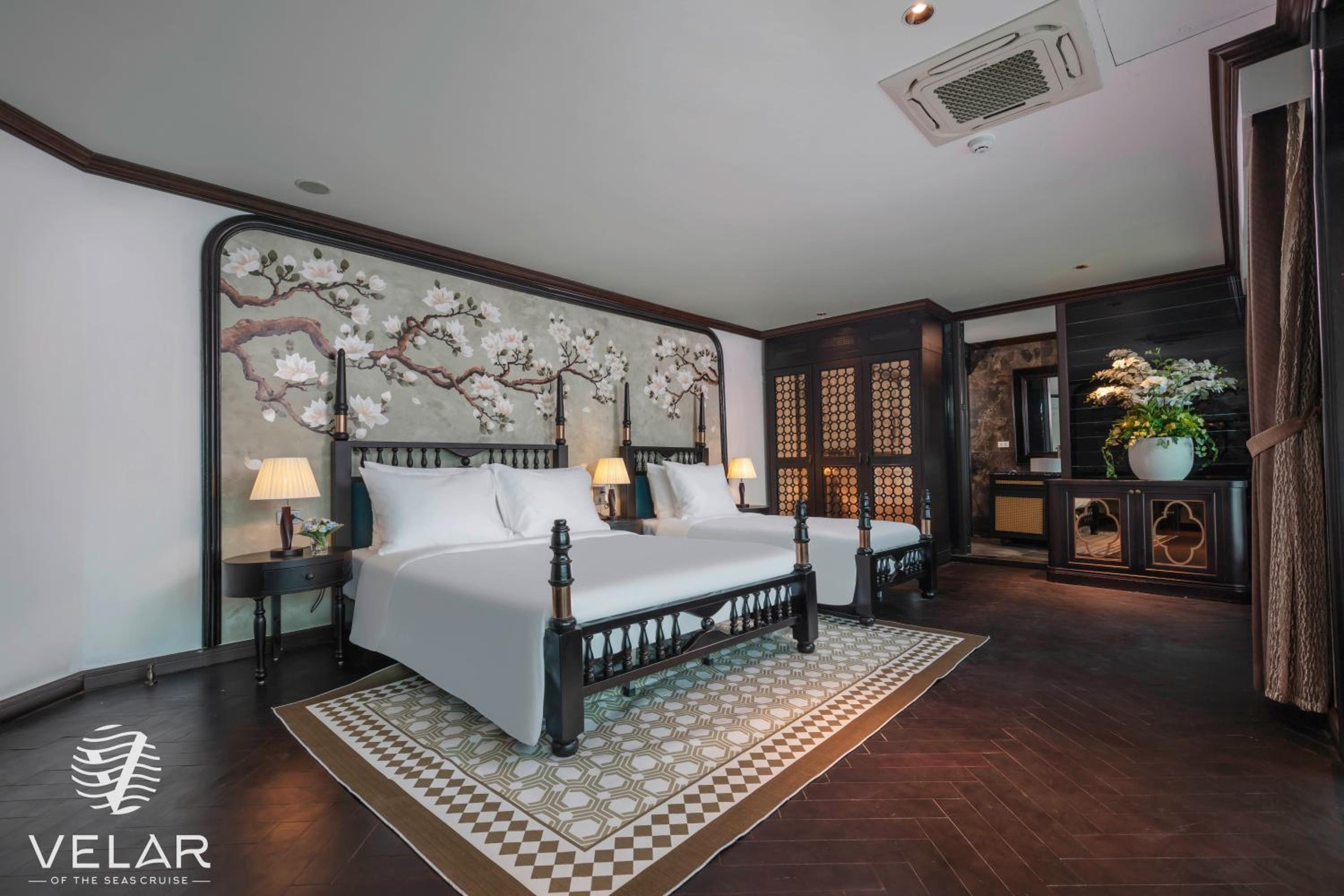 Deluxe Triple Suite with Private Balcony photo 1