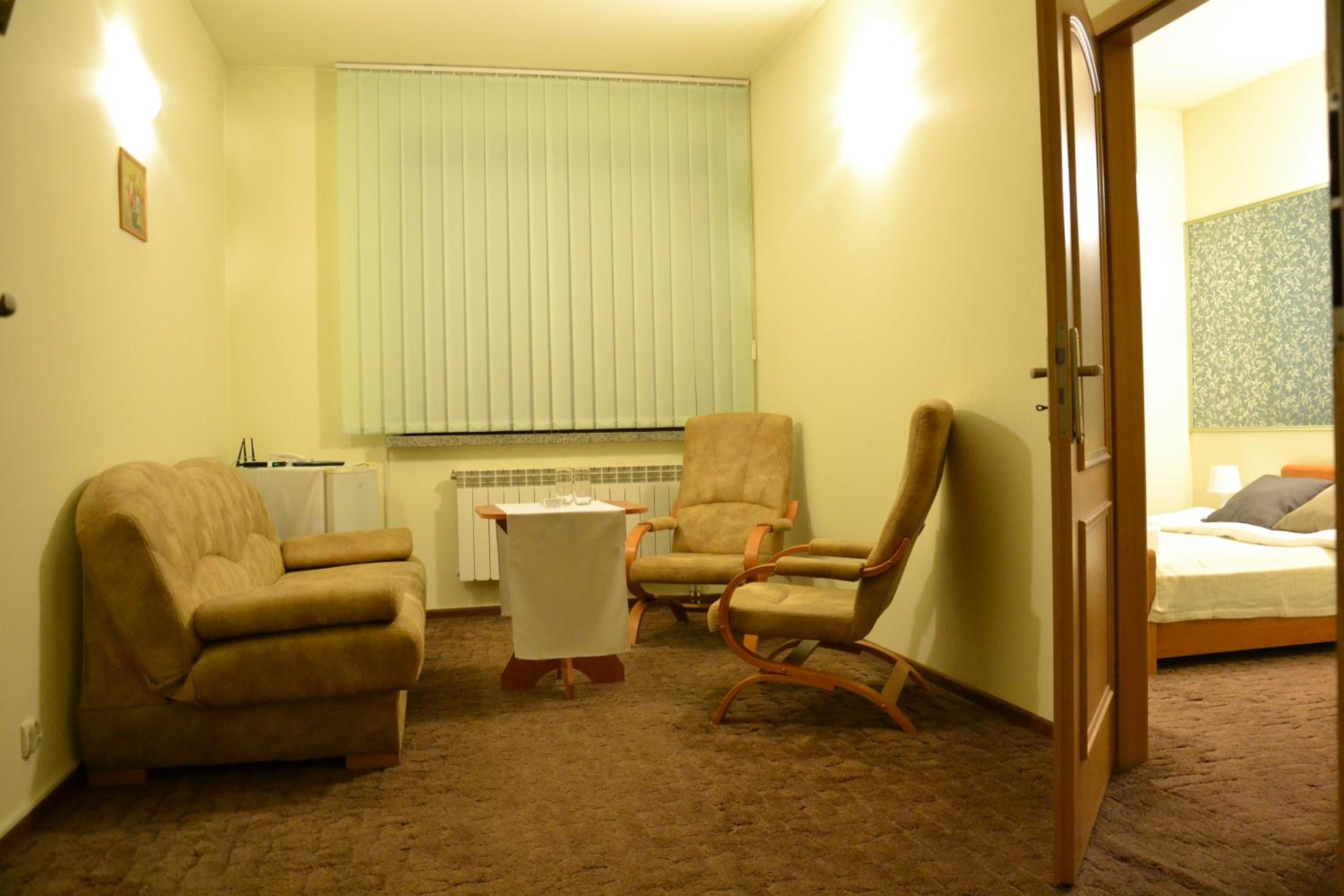 Suite - Photo 8