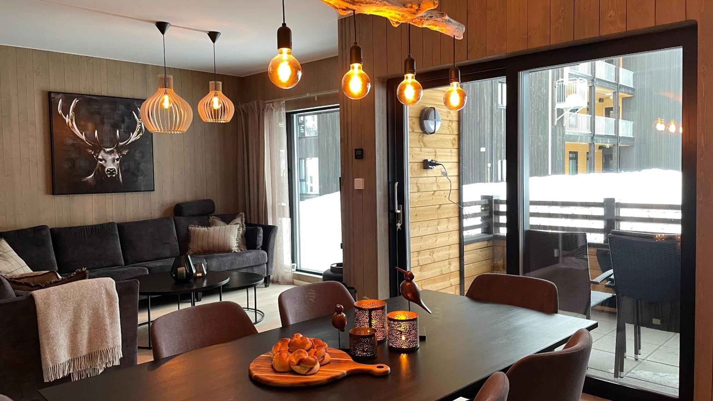 Three-Bedroom Apartment With Balcony photo 1