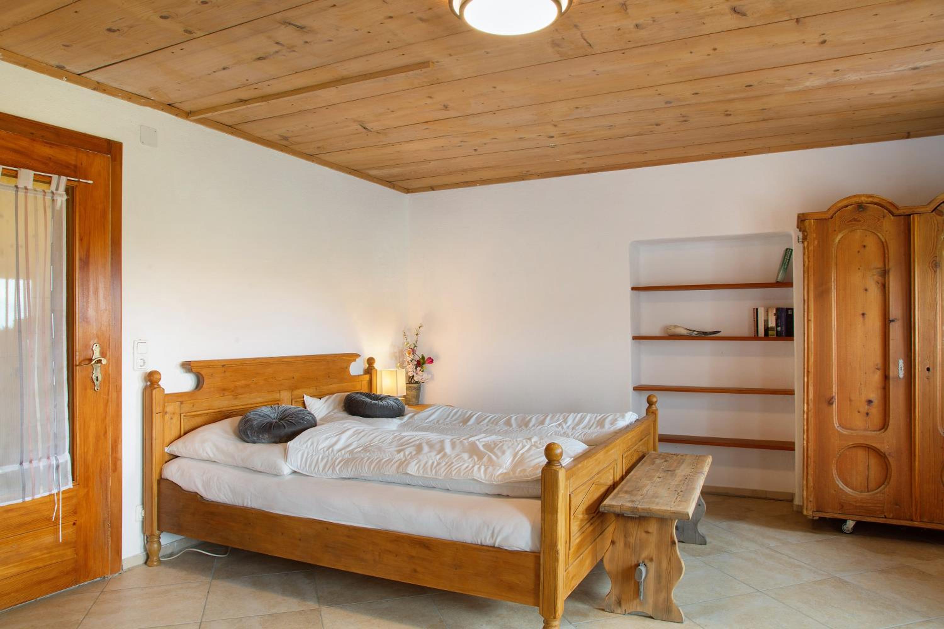 Three-Bedroom House photo 3