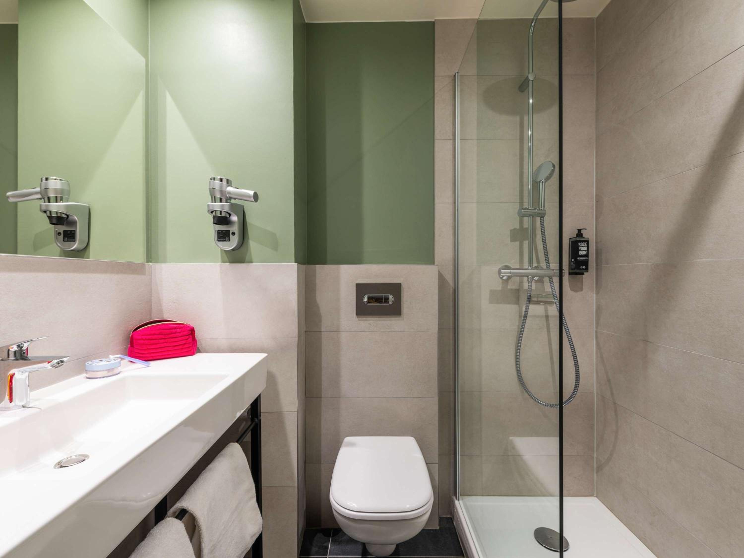 Standard Double Room - Photo 3