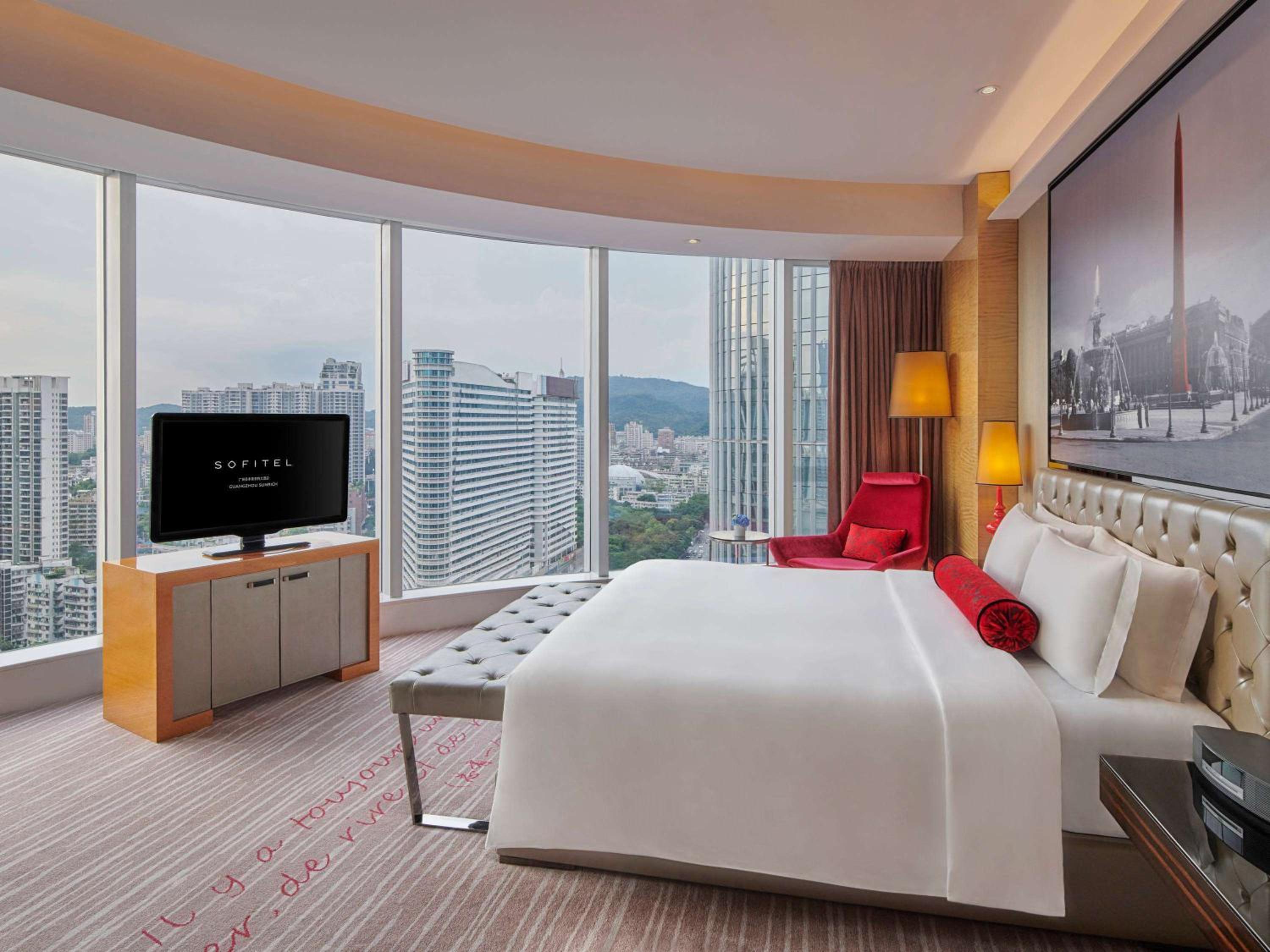 Luxury King Room with Executive Lounge access photo 1