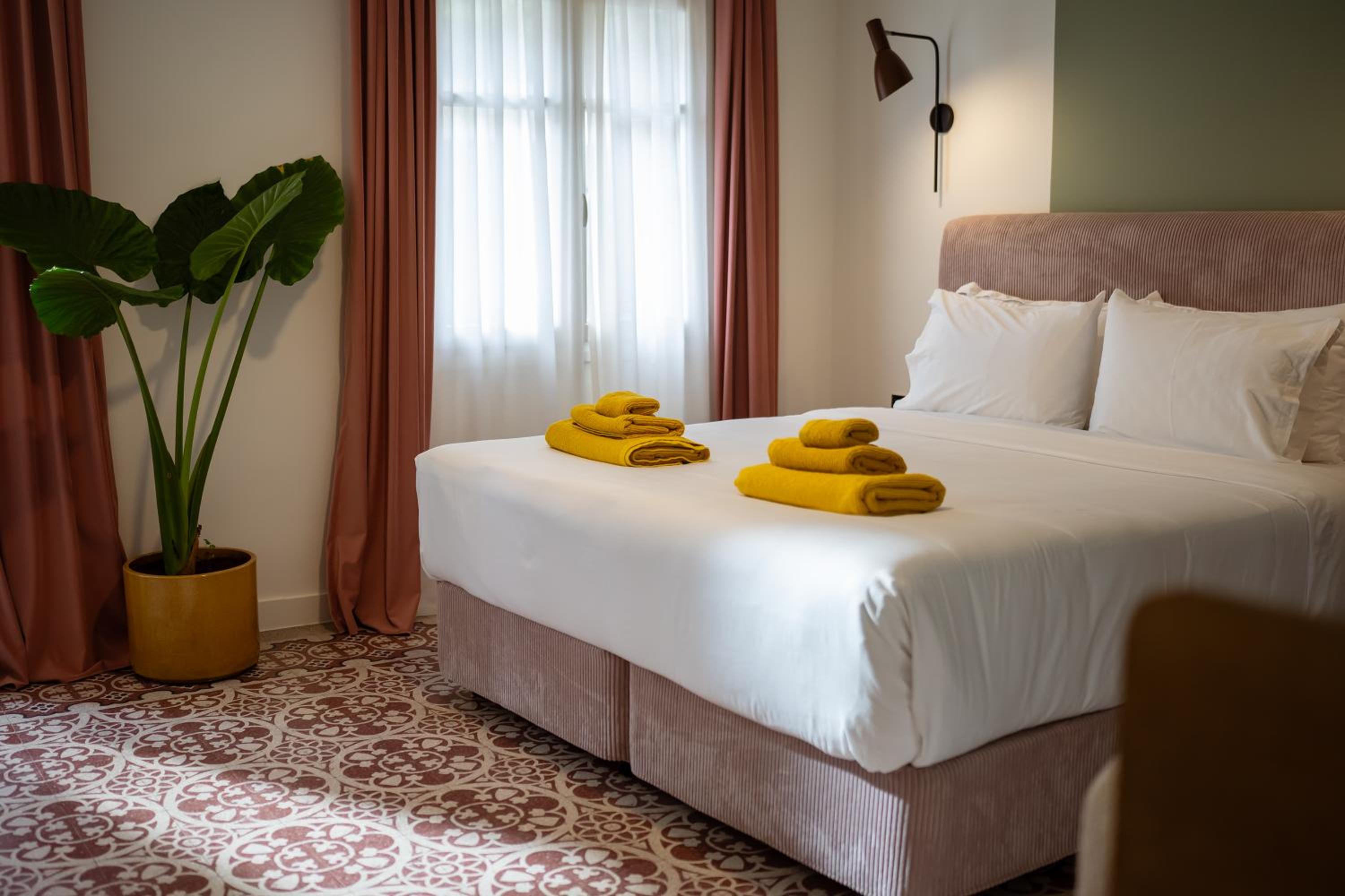 Deluxe King Room photo 1
