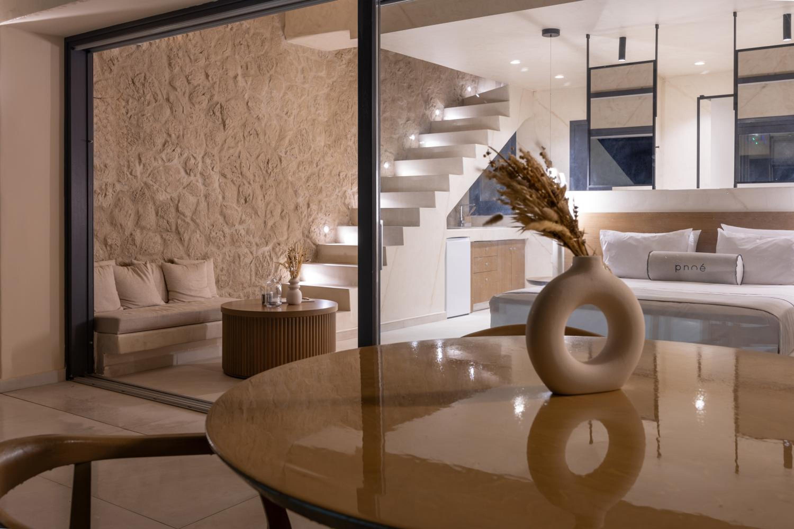 Family Two Bedroom Suite with Sea view and Private Heated Pool - Photo 7