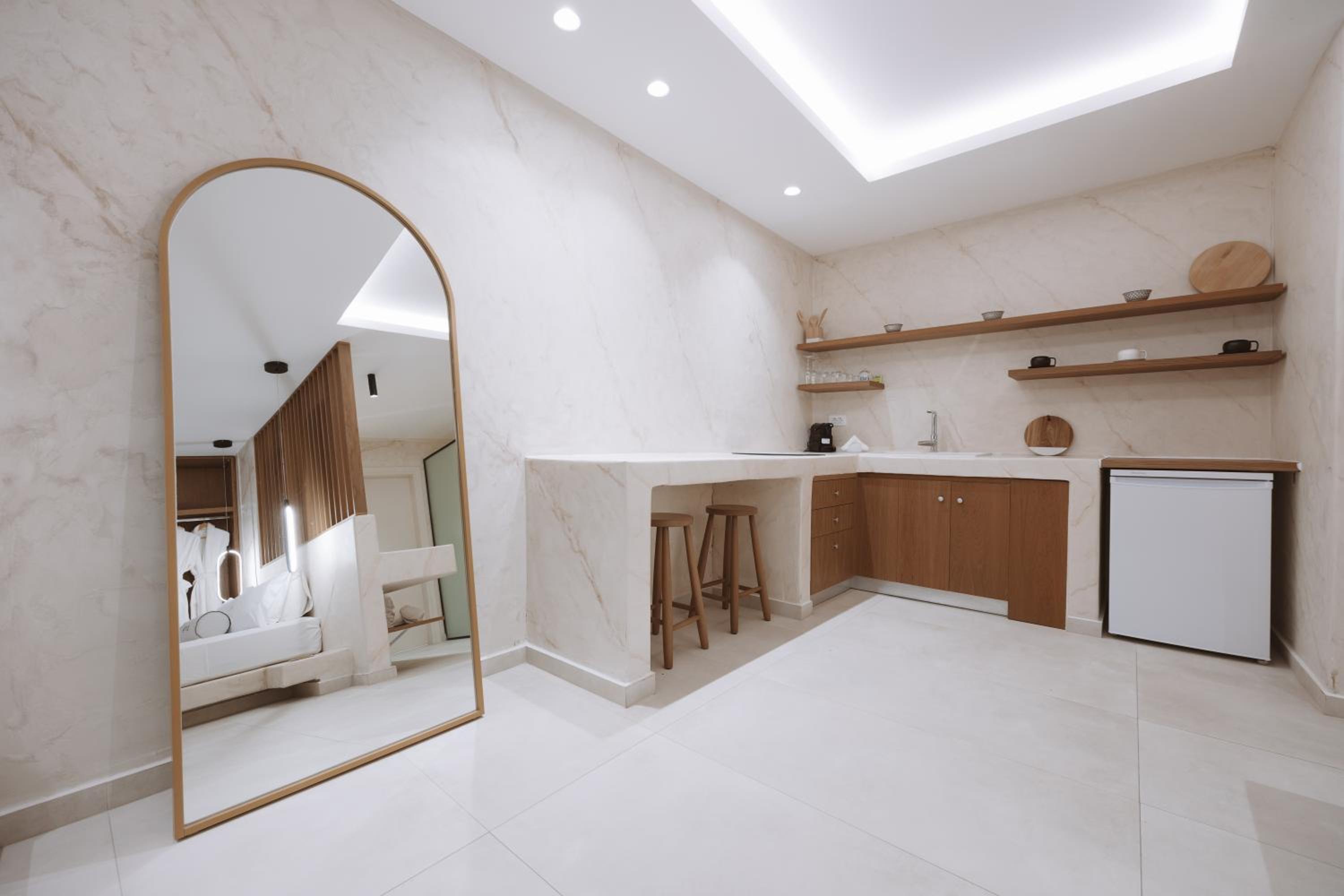 Junior Suite with Sea View and Private Heated Pool - Photo 13