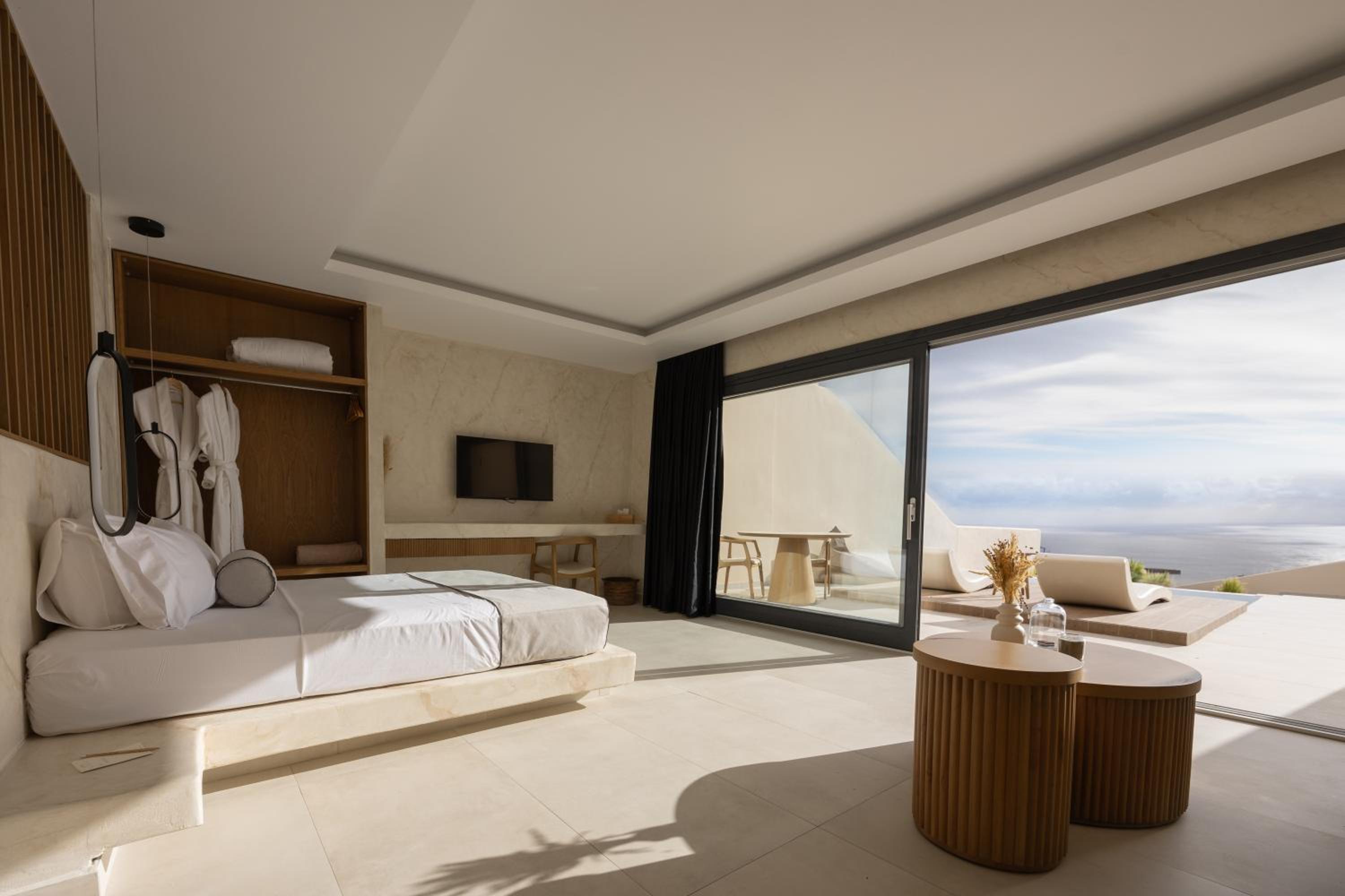 Junior Suite with Sea View and Private Heated Pool