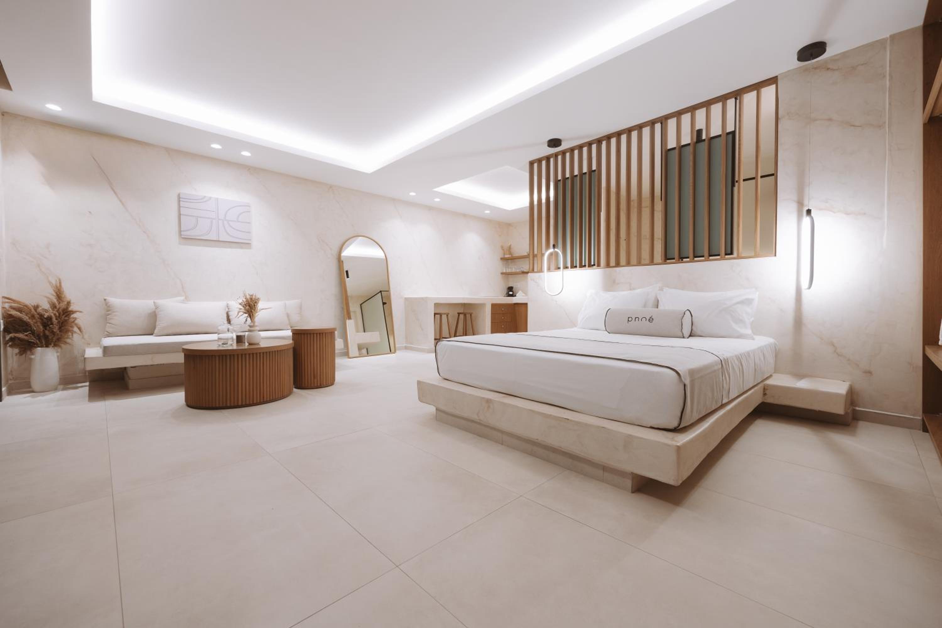 Junior Suite with Sea View and Private Heated Pool - Photo 3