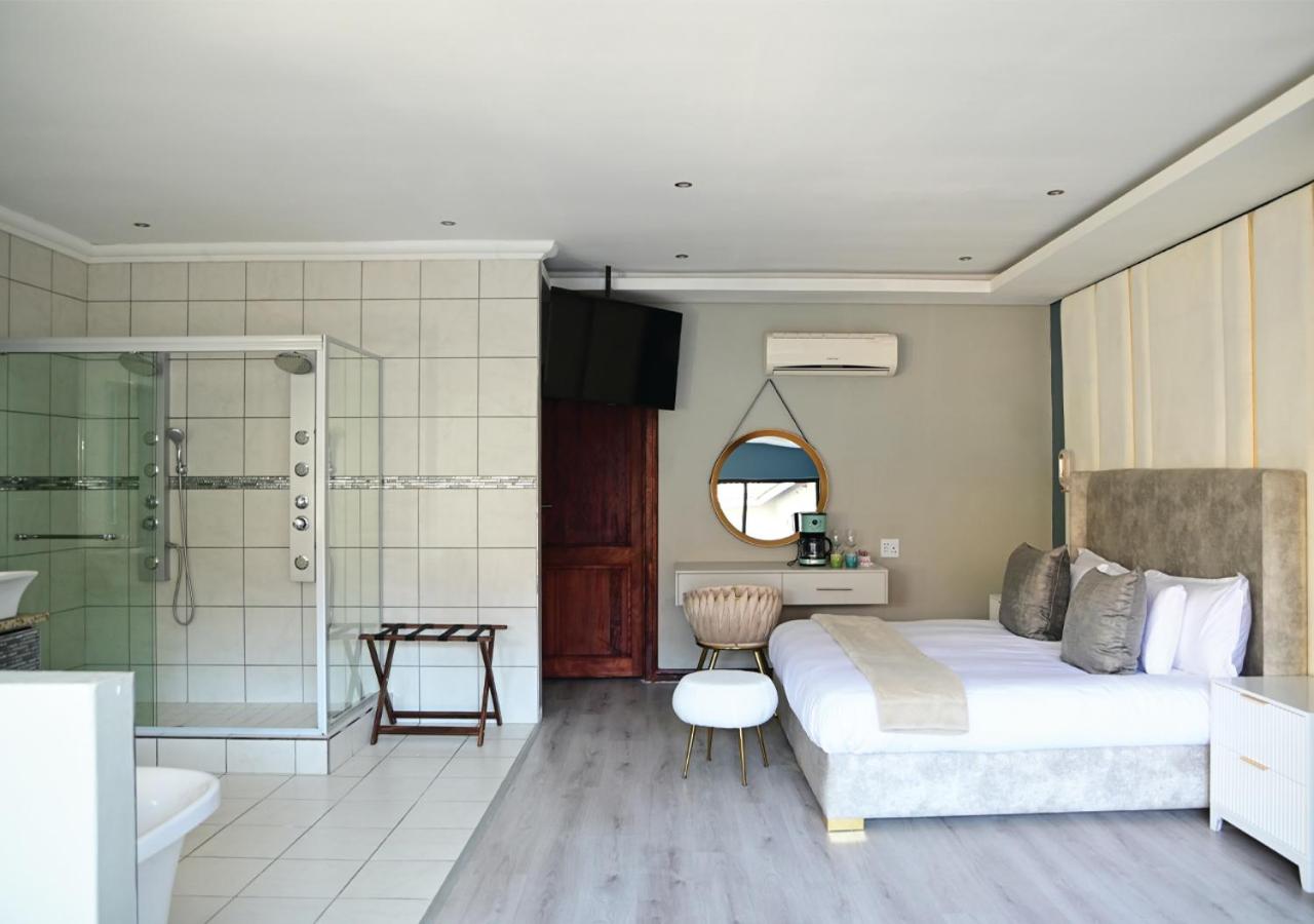Superior Suite photo 3