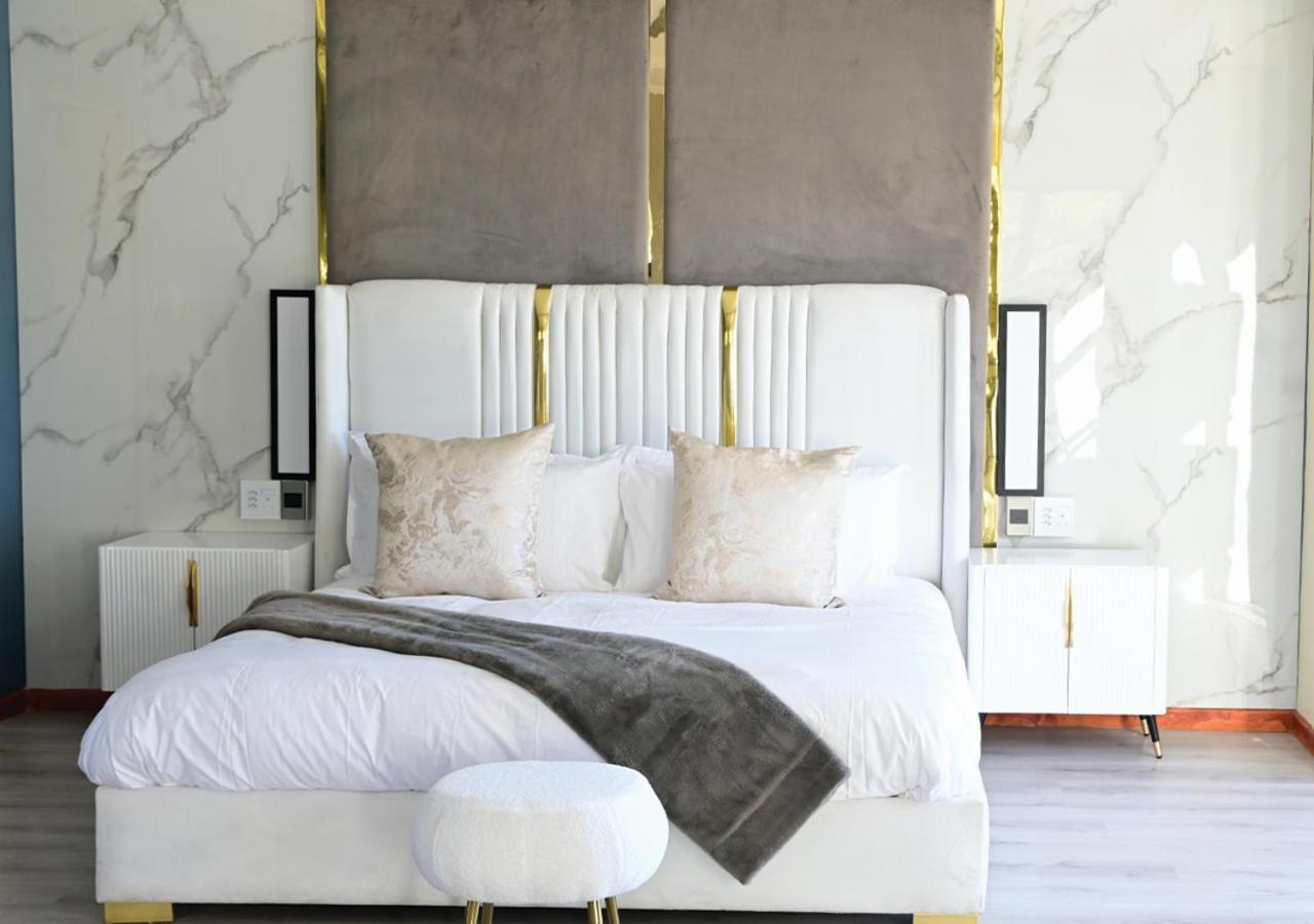 King Room with Balcony photo 1