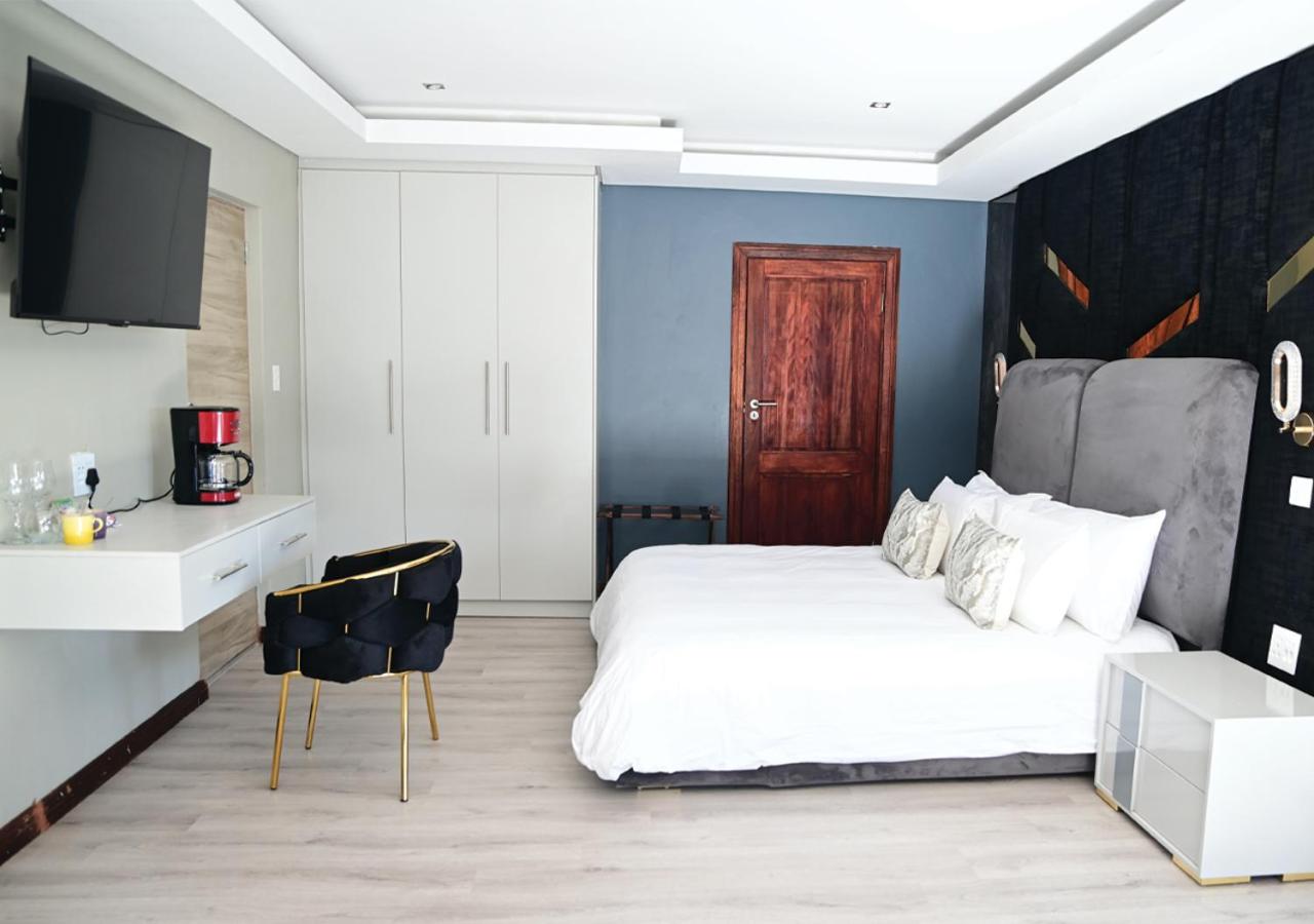 Executive Suite photo 2